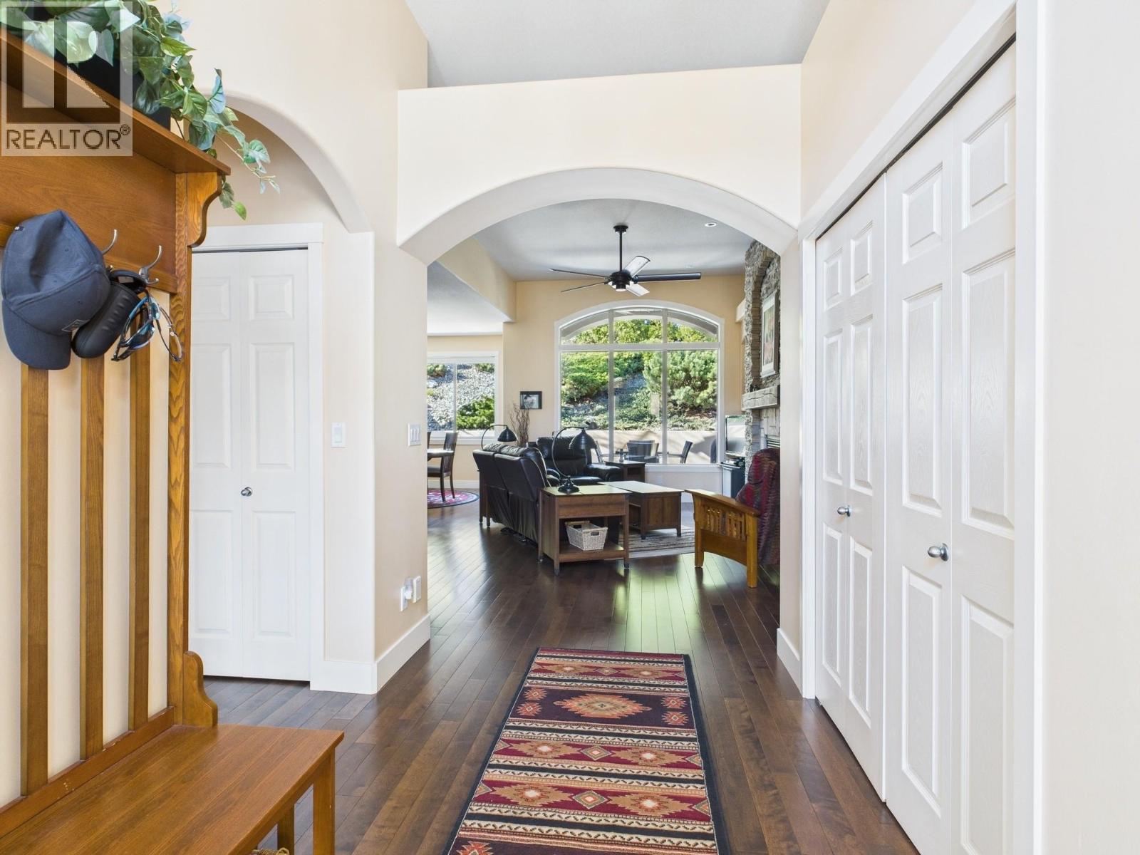 Picture for 12 WILDFLOWER  Court https://www.cirrealty.ca/reb/bc/3/10365633_21.jpg