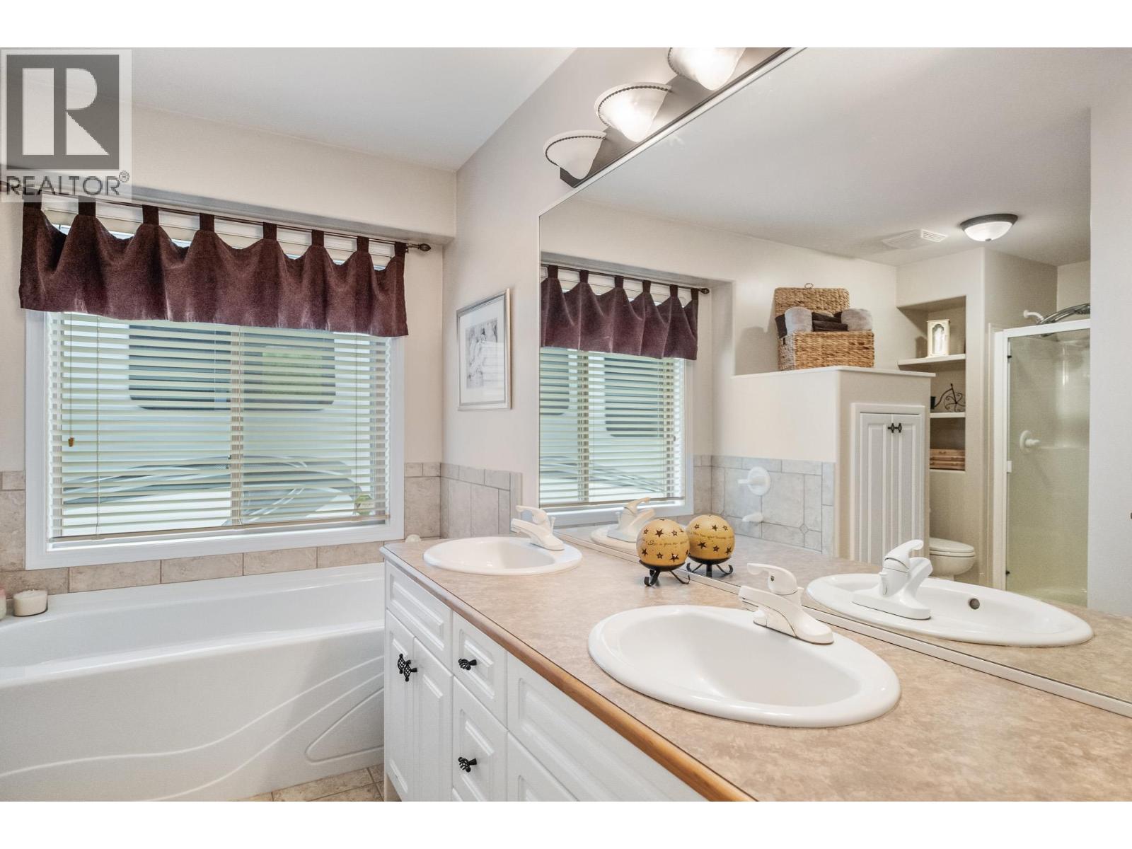 Picture for 3585 Kimatouche  Road https://www.cirrealty.ca/reb/bc/3/10365783_17.jpg