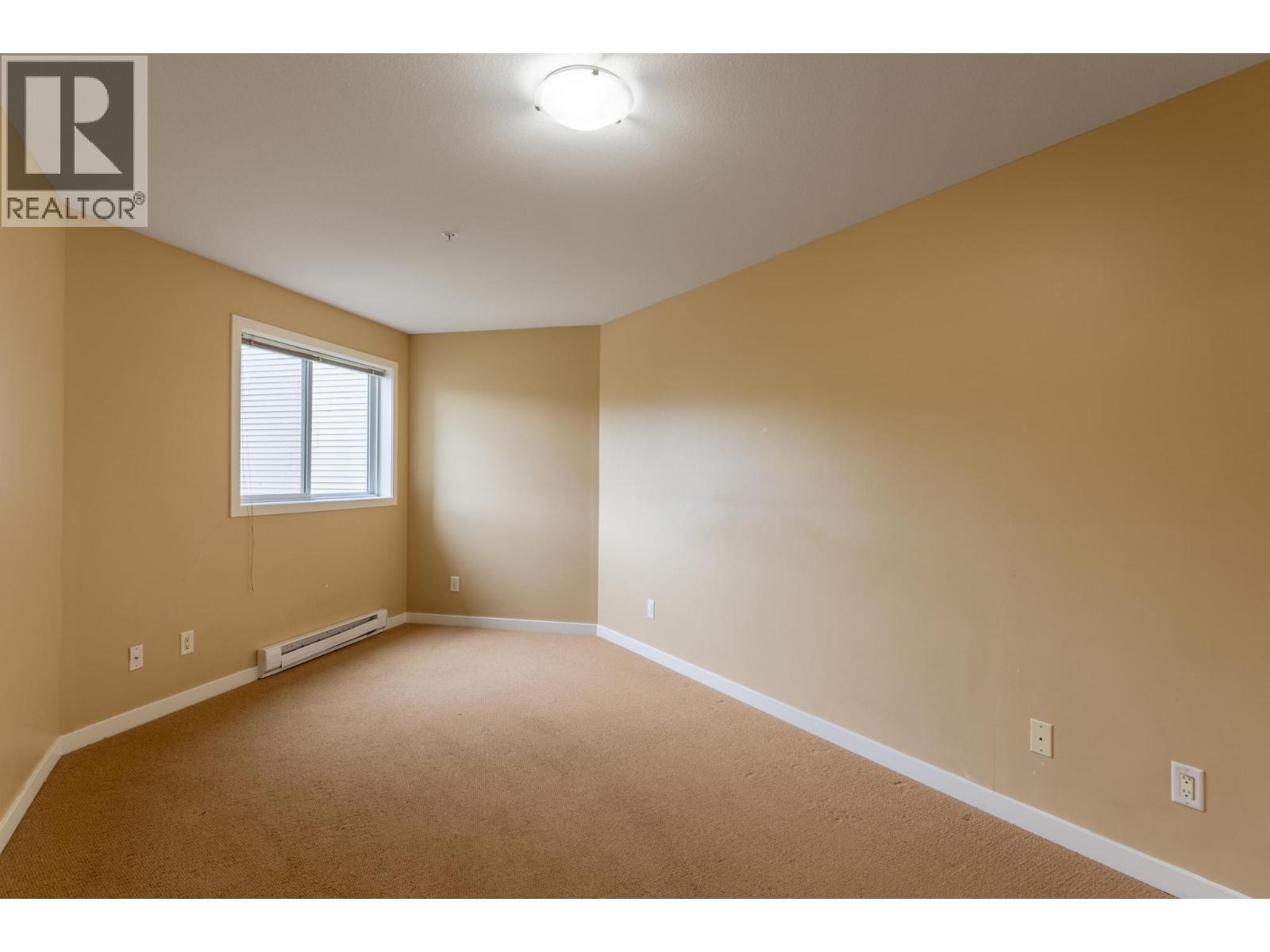 Picture for Unit #306, 135 Ziprick  Road https://www.cirrealty.ca/reb/bc/3/10365843_13.jpg