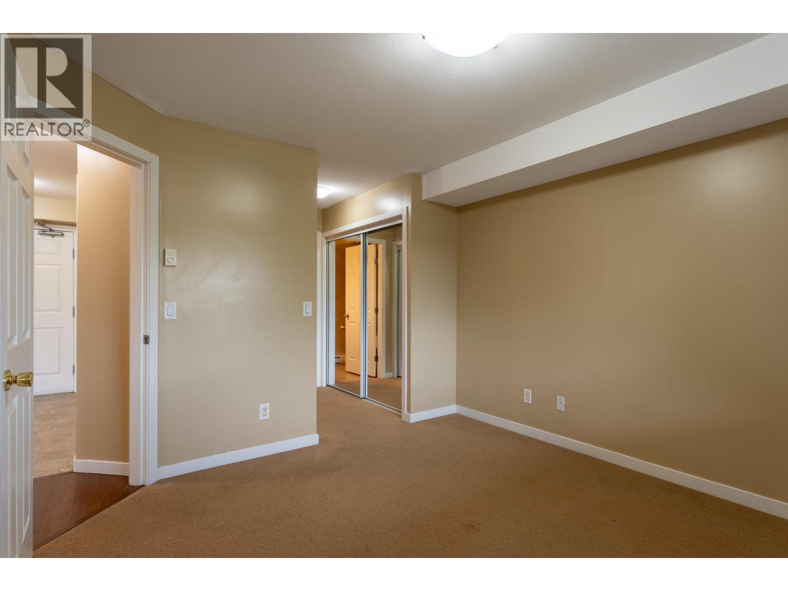 Picture for Unit #306, 135 Ziprick  Road https://www.cirrealty.ca/reb/bc/3/10365843_8.jpg