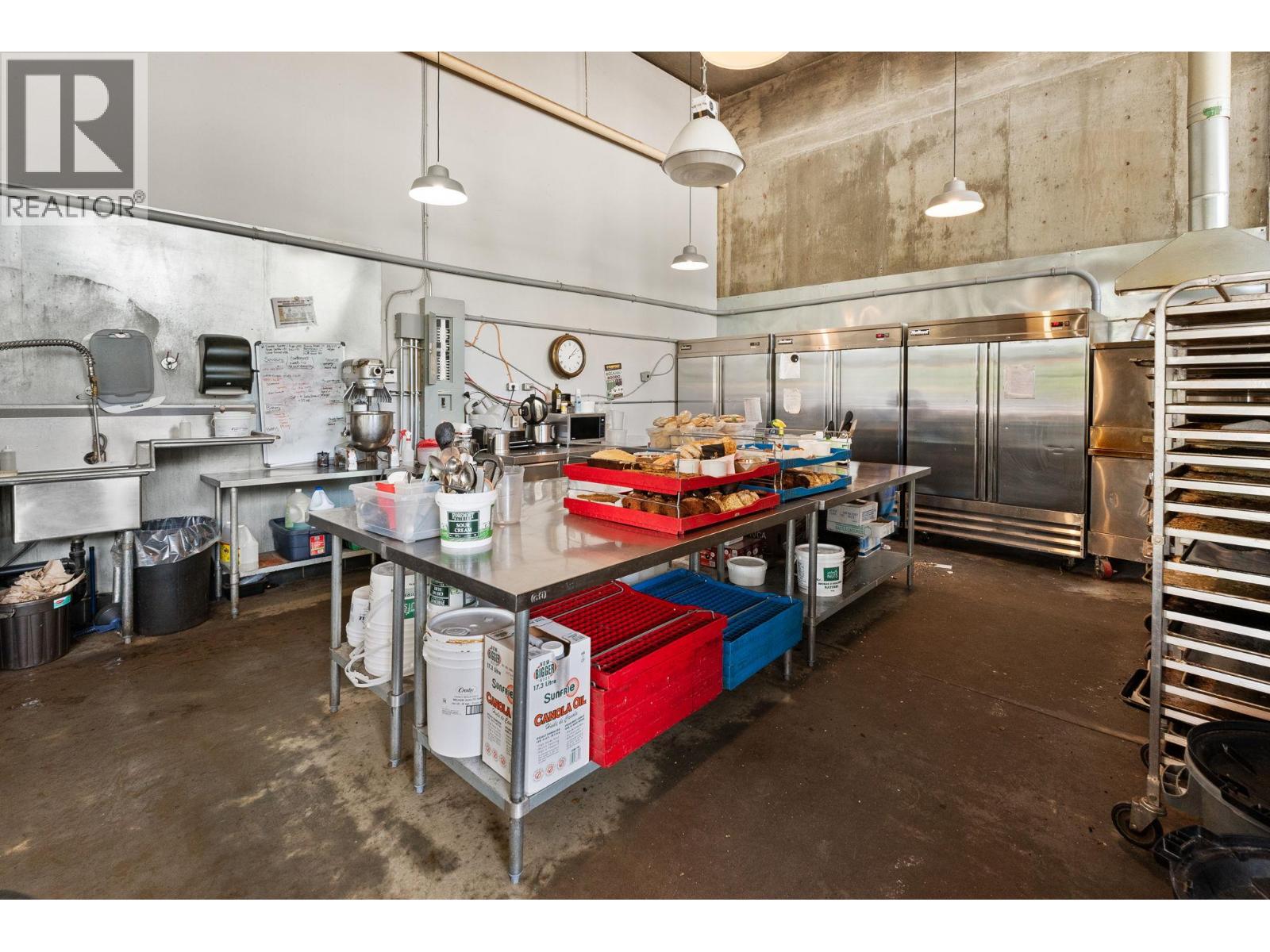 Picture for Unit #100, 1615 Dickson  Avenue https://www.cirrealty.ca/reb/bc/3/10365893_14.jpg