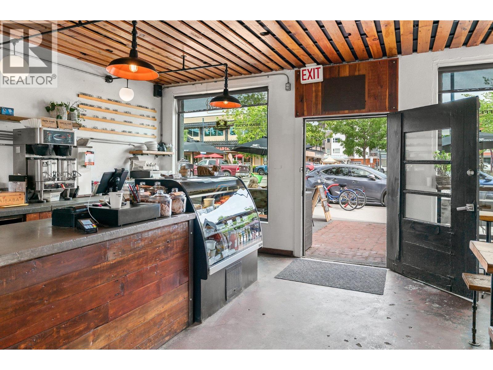 Picture for Unit #100, 1615 Dickson  Avenue https://www.cirrealty.ca/reb/bc/3/10365893_18.jpg