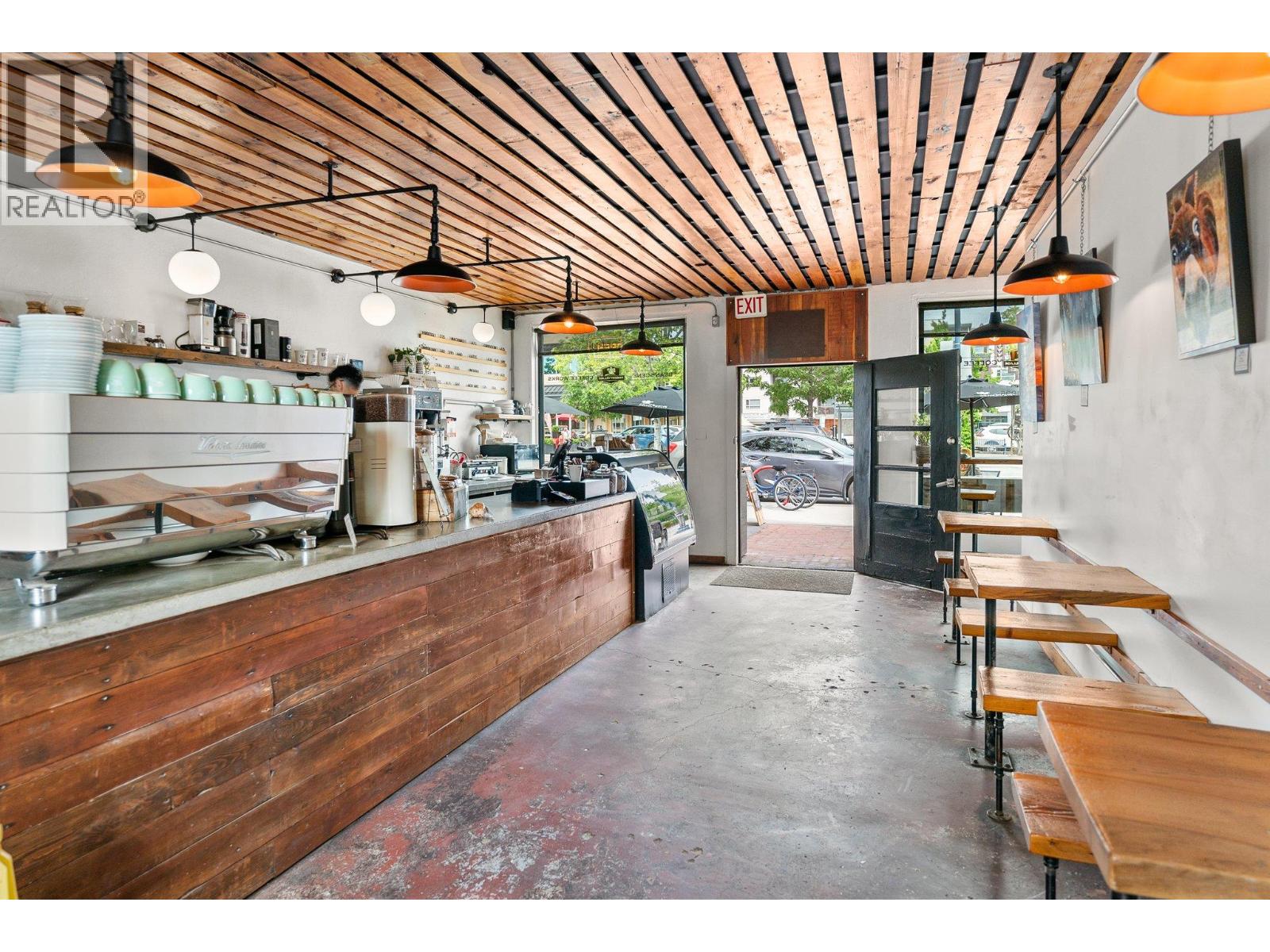 Picture for Unit #100, 1615 Dickson  Avenue https://www.cirrealty.ca/reb/bc/3/10365893_21.jpg