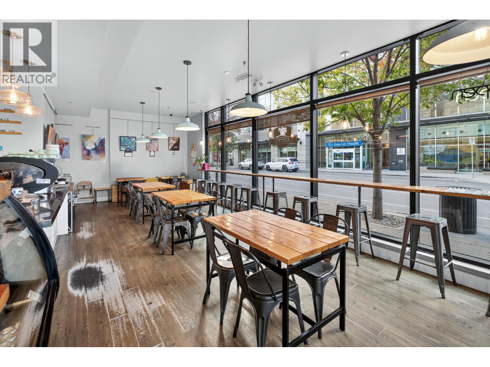 Picture for Unit #100, 1615 Dickson  Avenue https://www.cirrealty.ca/reb/bc/3/10365893_23.jpg