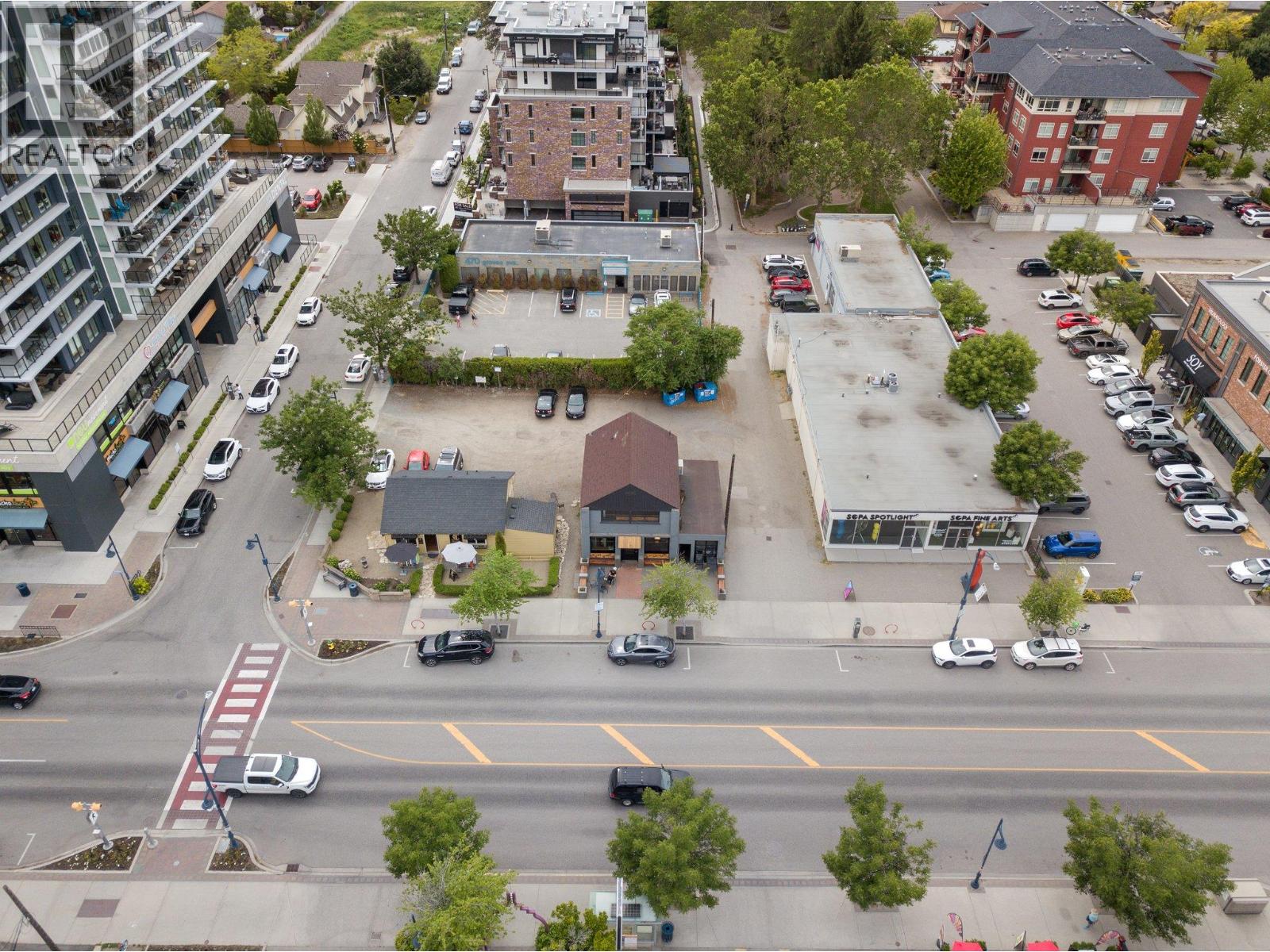 Picture for Unit #100, 1615 Dickson  Avenue https://www.cirrealty.ca/reb/bc/3/10365893_36.jpg