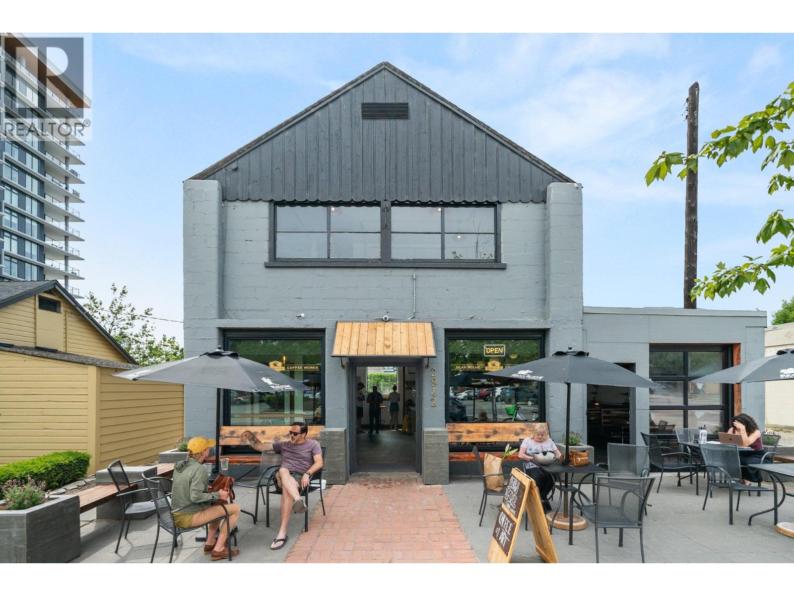 Picture for Unit #100, 1615 Dickson  Avenue https://www.cirrealty.ca/reb/bc/3/10365893_5.jpg