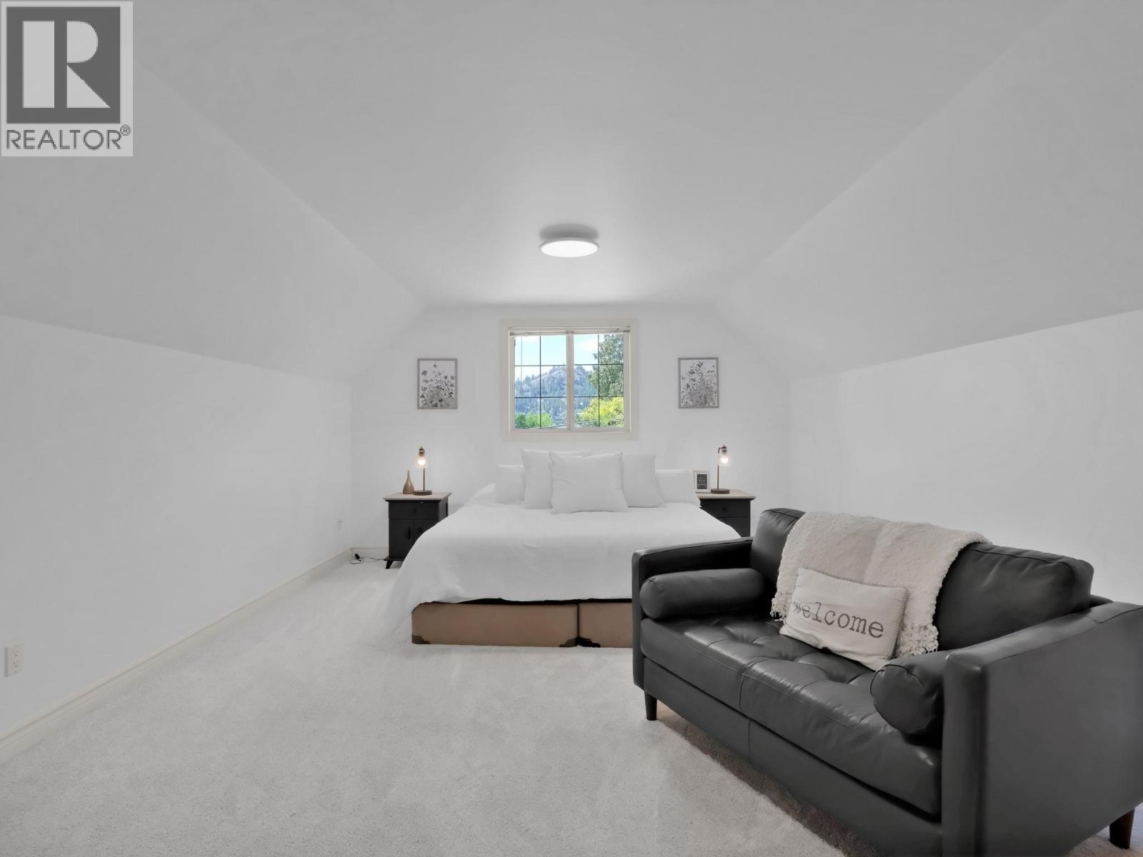 Picture for 3063 Thacker  Drive https://www.cirrealty.ca/reb/bc/3/10365903_12.jpg