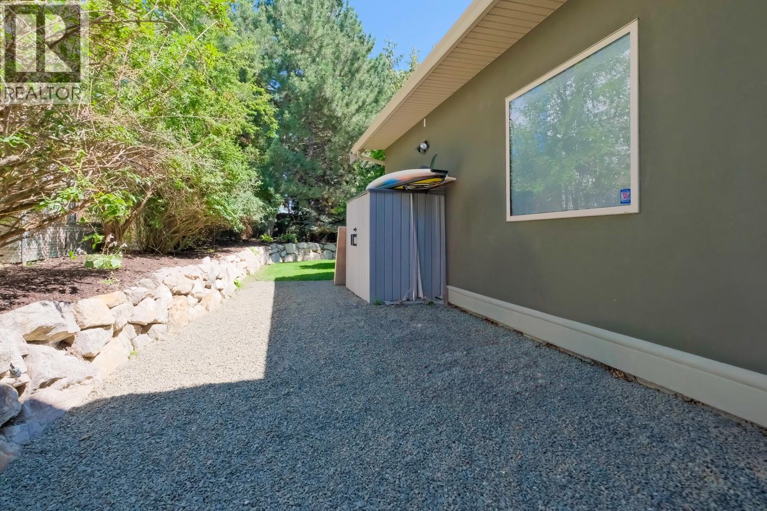 Picture for 3063 Thacker  Drive https://www.cirrealty.ca/reb/bc/3/10365903_20.jpg