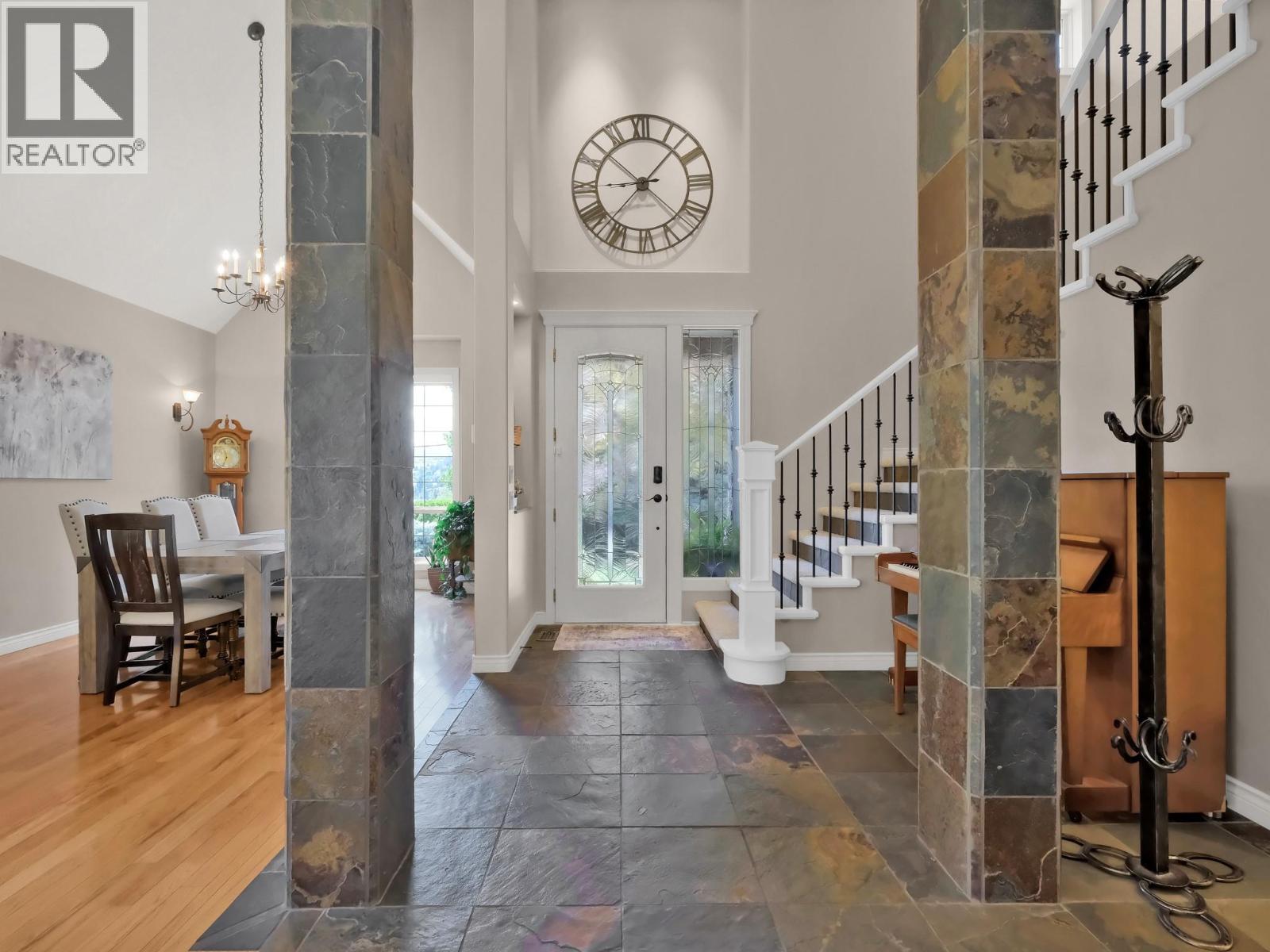 Picture for 3063 Thacker  Drive https://www.cirrealty.ca/reb/bc/3/10365903_44.jpg