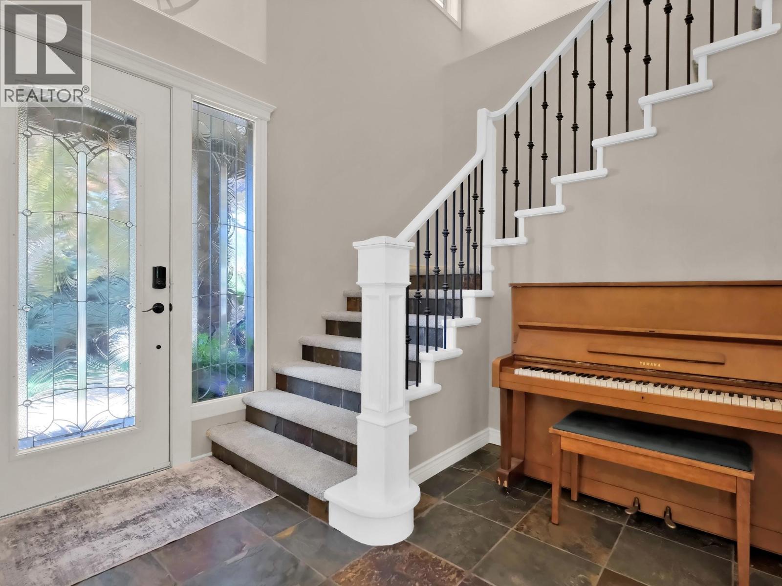 Picture for 3063 Thacker  Drive https://www.cirrealty.ca/reb/bc/3/10365903_45.jpg