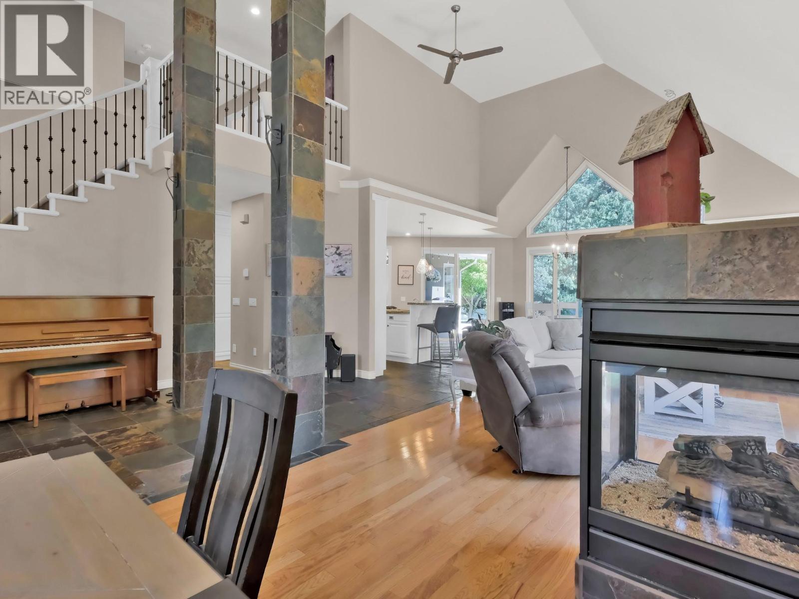 Picture for 3063 Thacker  Drive https://www.cirrealty.ca/reb/bc/3/10365903_48.jpg
