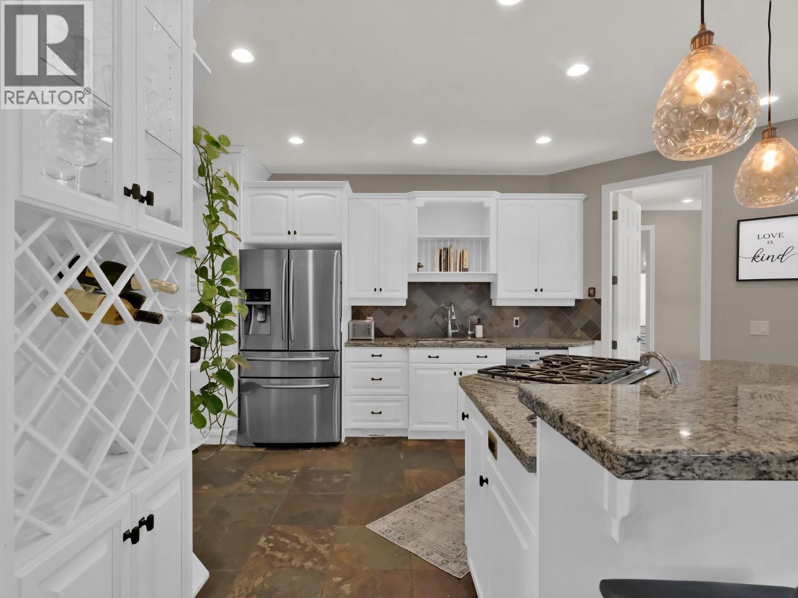 Picture for 3063 Thacker  Drive https://www.cirrealty.ca/reb/bc/3/10365903_57.jpg