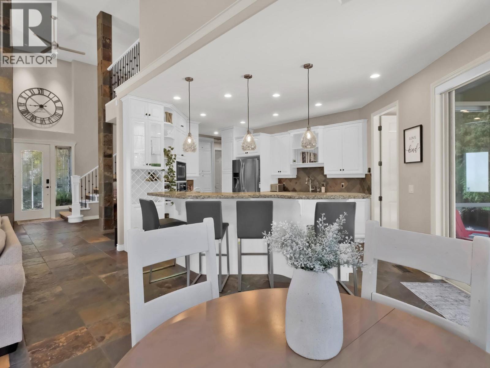 Picture for 3063 Thacker  Drive https://www.cirrealty.ca/reb/bc/3/10365903_60.jpg