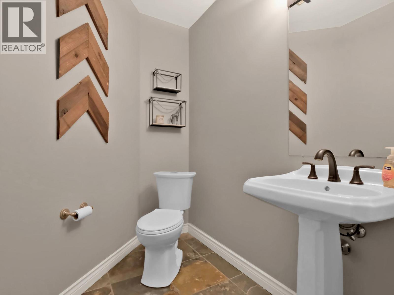 Picture for 3063 Thacker  Drive https://www.cirrealty.ca/reb/bc/3/10365903_62.jpg