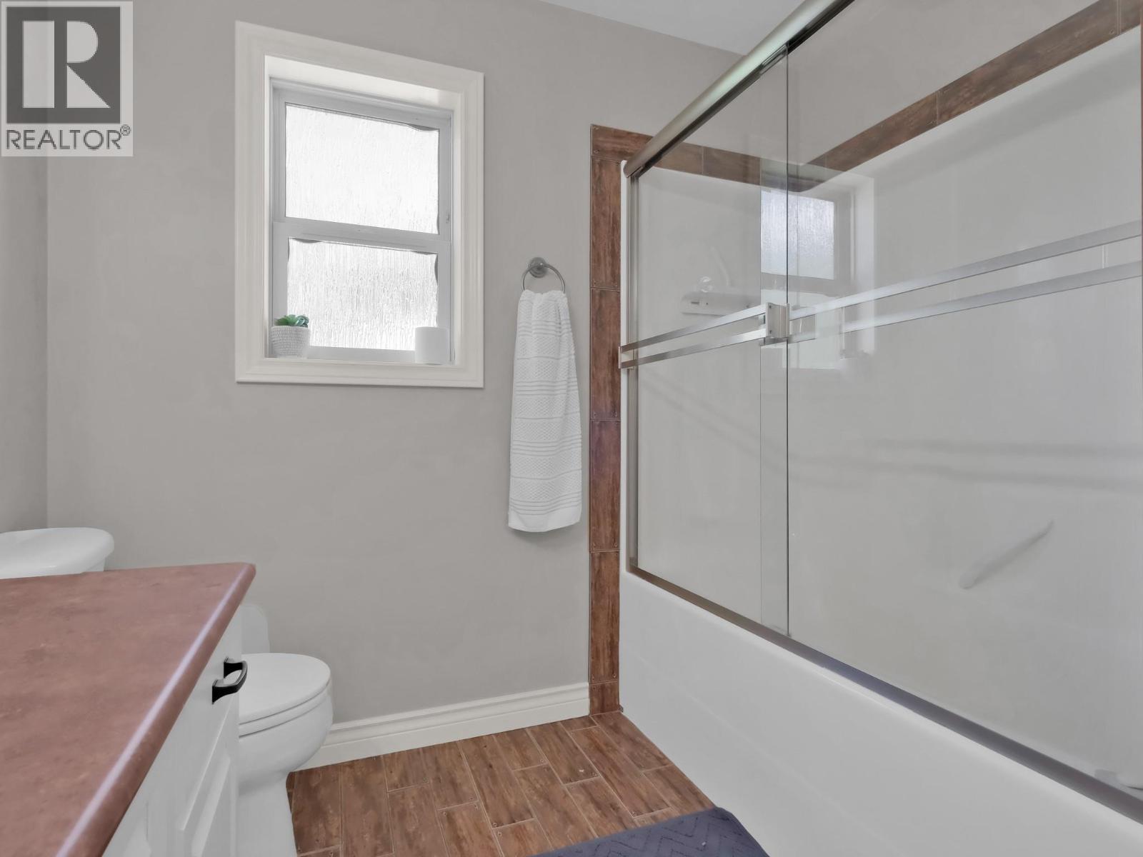 Picture for 3063 Thacker  Drive https://www.cirrealty.ca/reb/bc/3/10365903_8.jpg