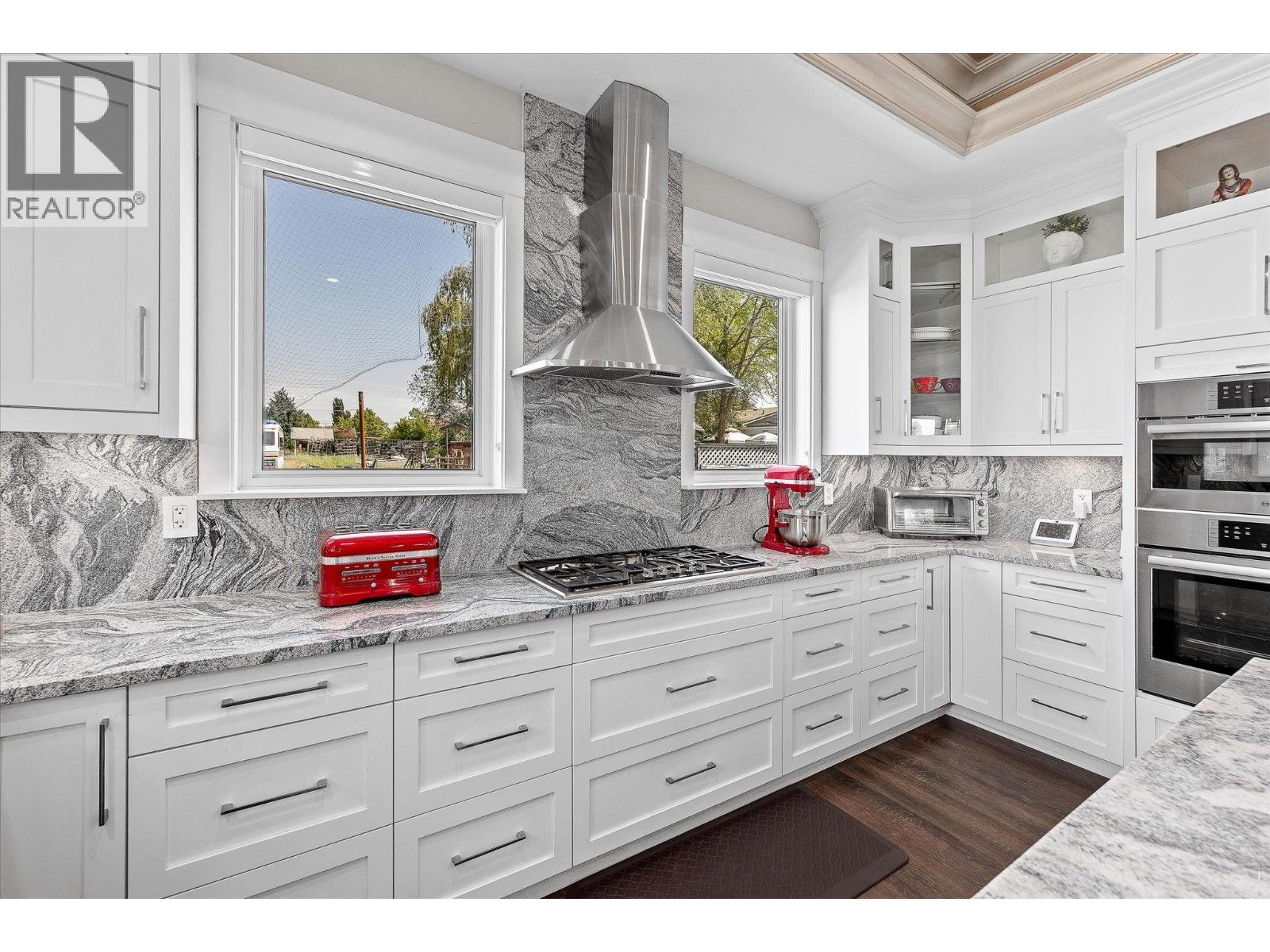 Picture for 3666 Benvoulin  Road https://www.cirrealty.ca/reb/bc/3/10365913_14.jpg