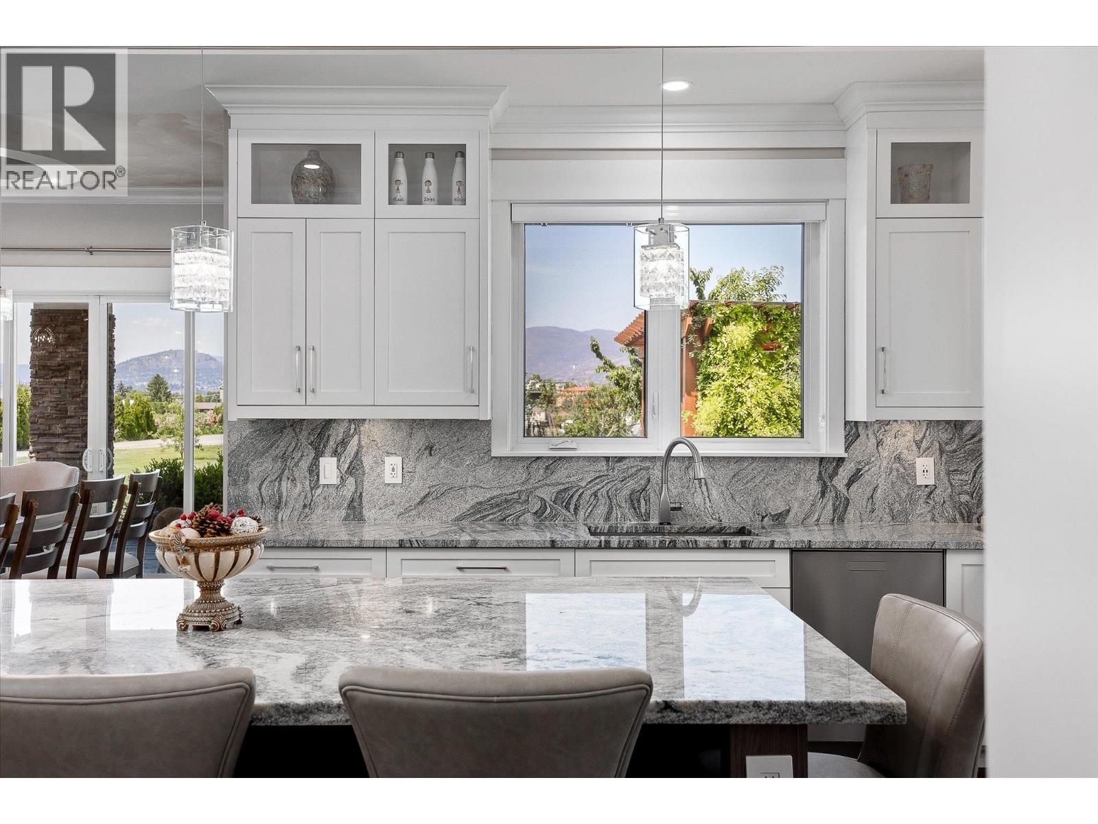 Picture for 3666 Benvoulin  Road https://www.cirrealty.ca/reb/bc/3/10365913_15.jpg