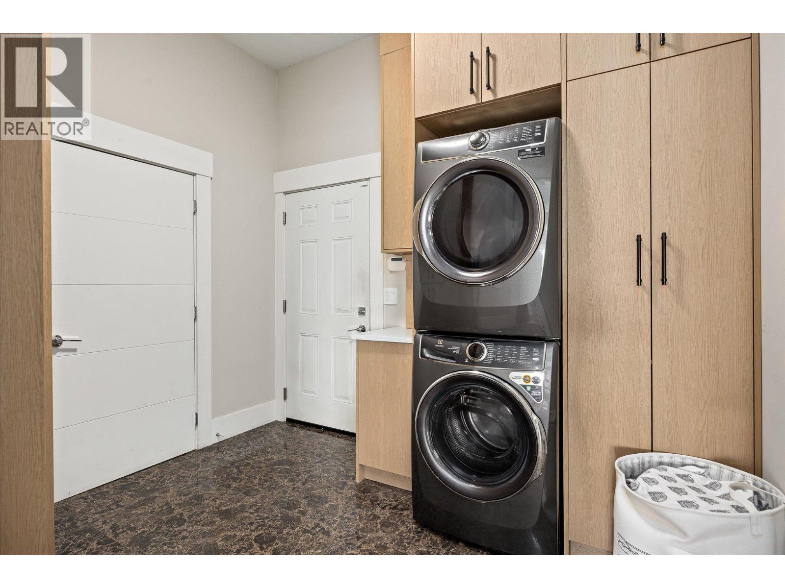 Picture for 3666 Benvoulin  Road https://www.cirrealty.ca/reb/bc/3/10365913_27.jpg