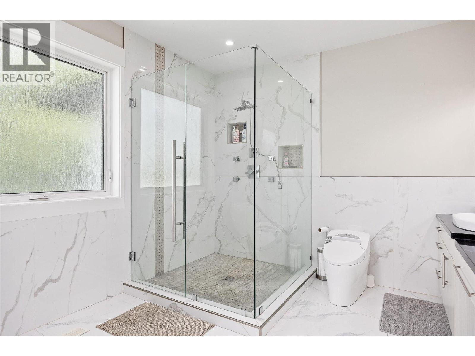 Picture for 3666 Benvoulin  Road https://www.cirrealty.ca/reb/bc/3/10365913_36.jpg