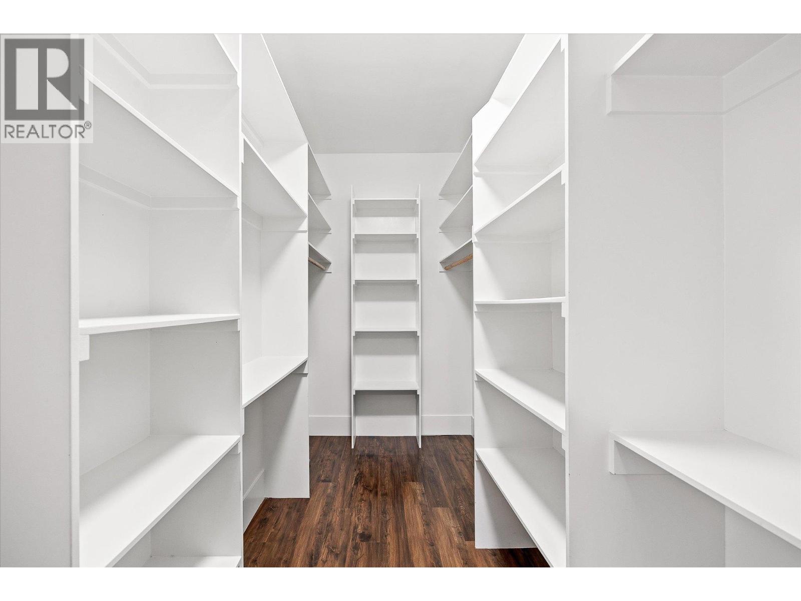 Picture for 3666 Benvoulin  Road https://www.cirrealty.ca/reb/bc/3/10365913_55.jpg