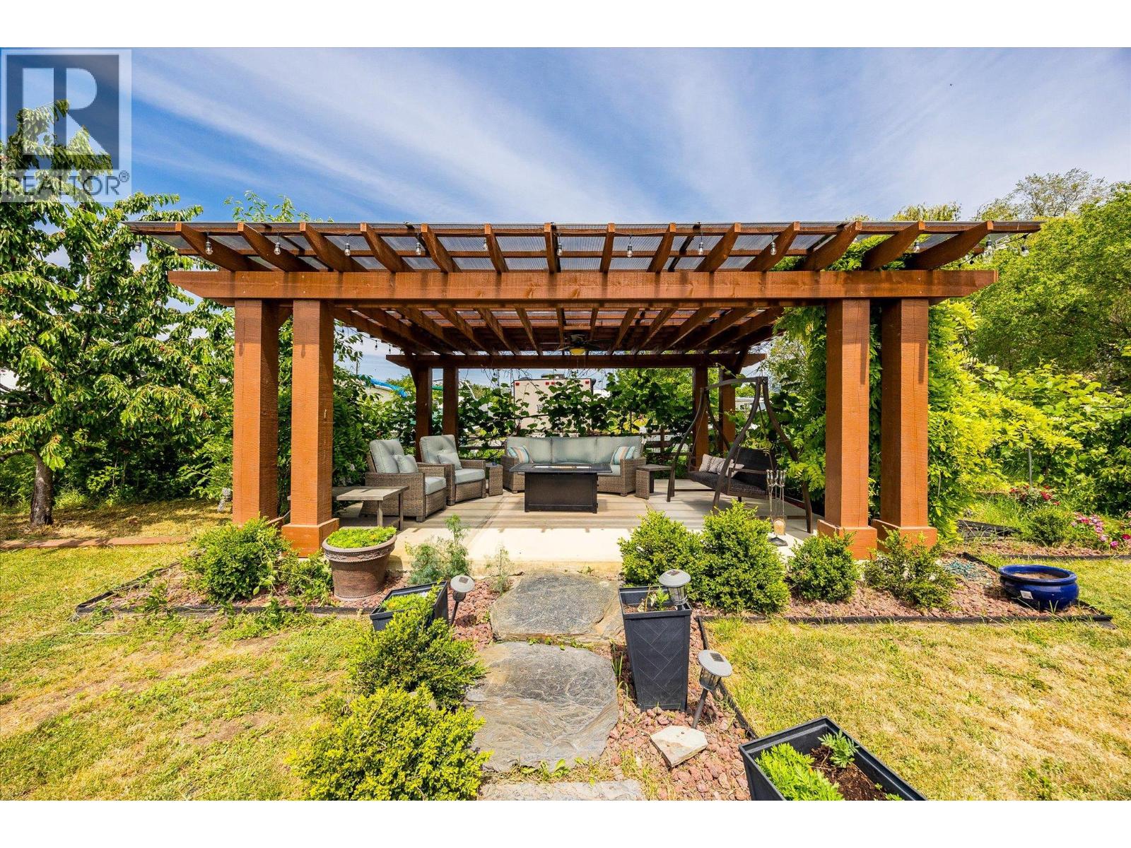 Picture for 3666 Benvoulin  Road https://www.cirrealty.ca/reb/bc/3/10365913_64.jpg