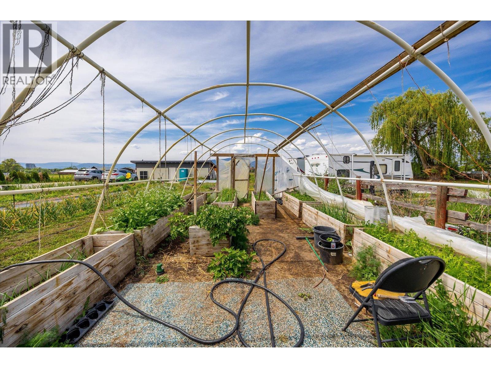 Picture for 3666 Benvoulin  Road https://www.cirrealty.ca/reb/bc/3/10365913_77.jpg