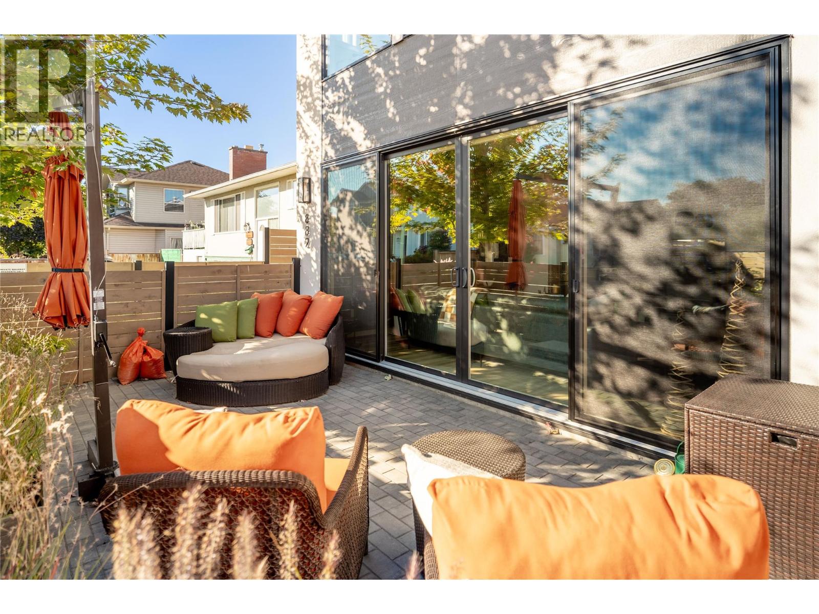 Picture for 884 Patterson  Avenue https://www.cirrealty.ca/reb/bc/3/10365953_11.jpg