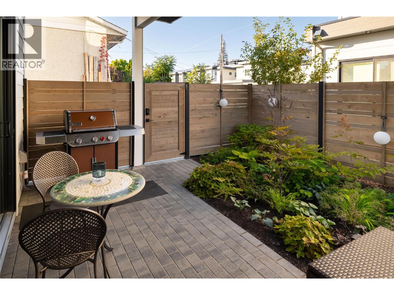 Picture for 884 Patterson  Avenue https://www.cirrealty.ca/reb/bc/3/10365953_13.jpg