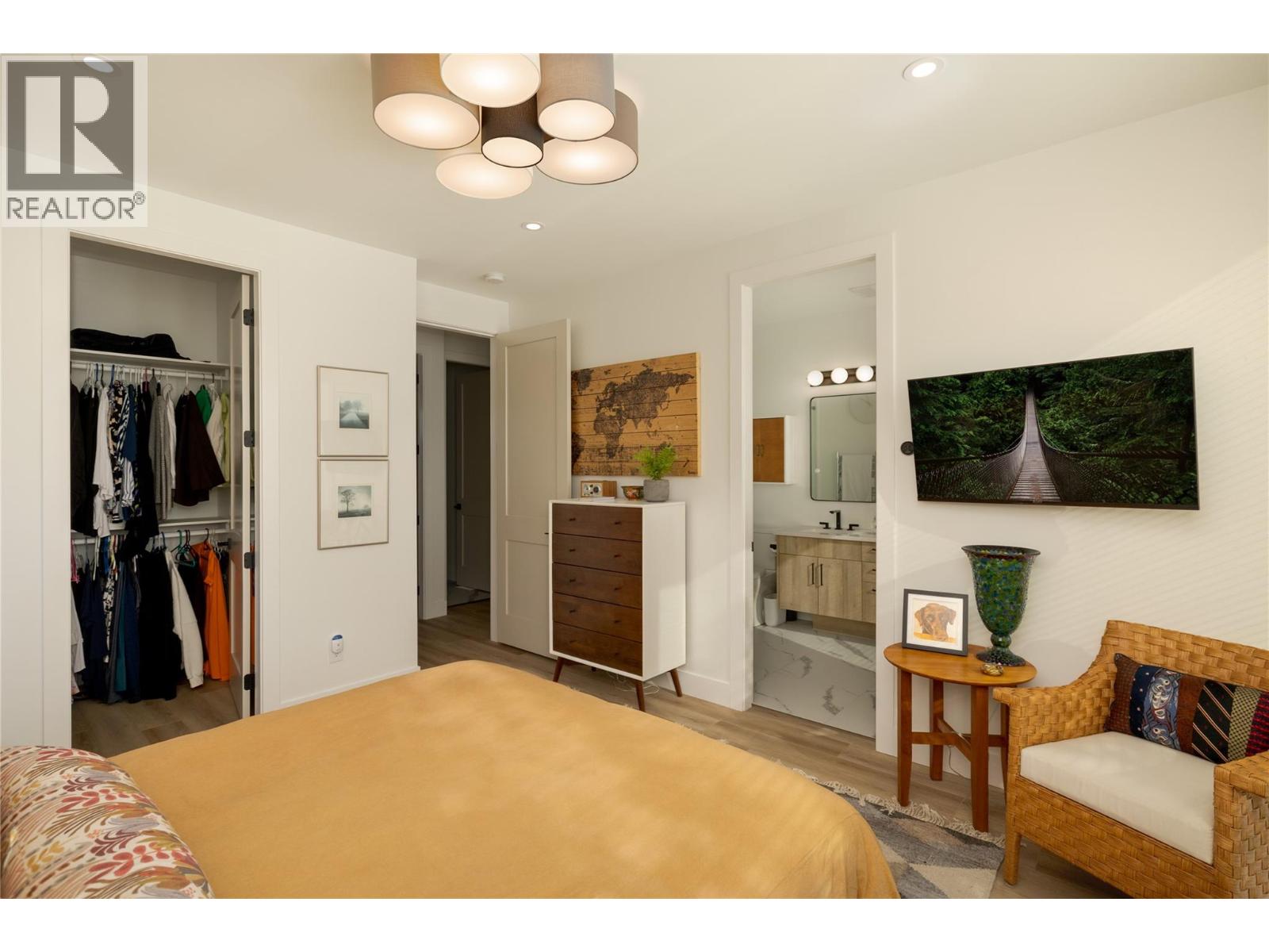 Picture for 884 Patterson  Avenue https://www.cirrealty.ca/reb/bc/3/10365953_17.jpg