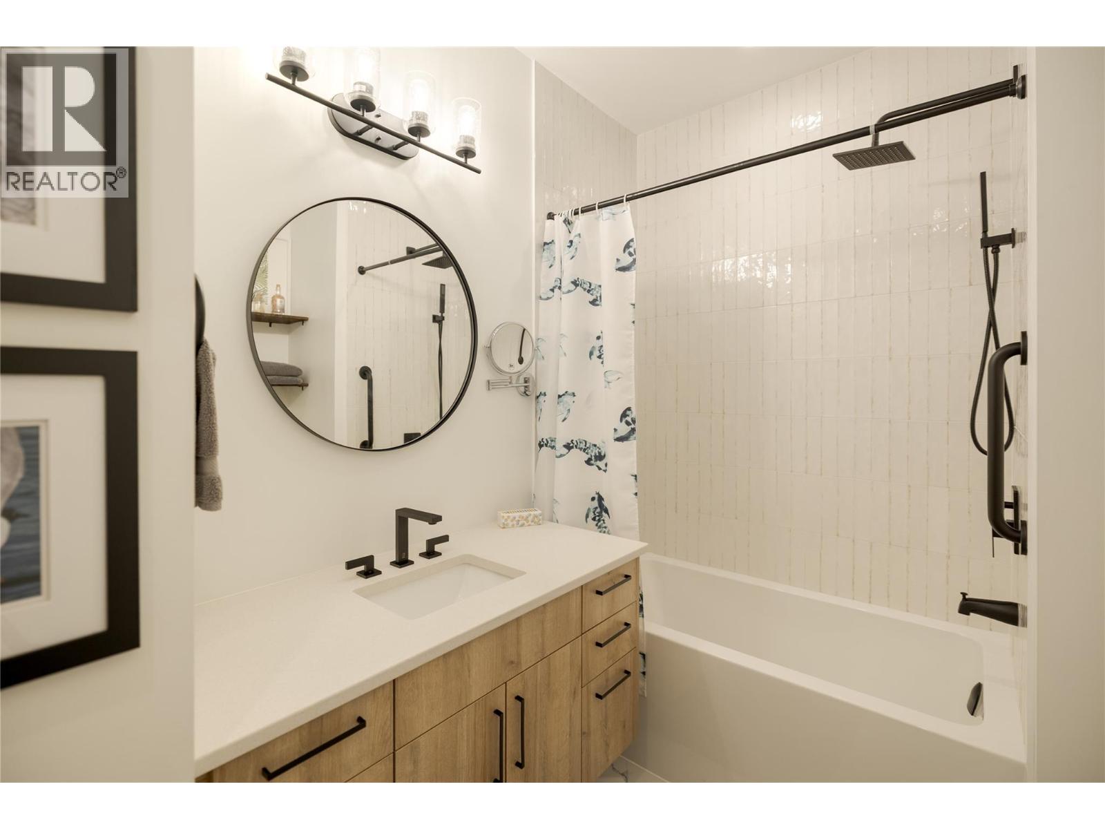 Picture for 884 Patterson  Avenue https://www.cirrealty.ca/reb/bc/3/10365953_21.jpg