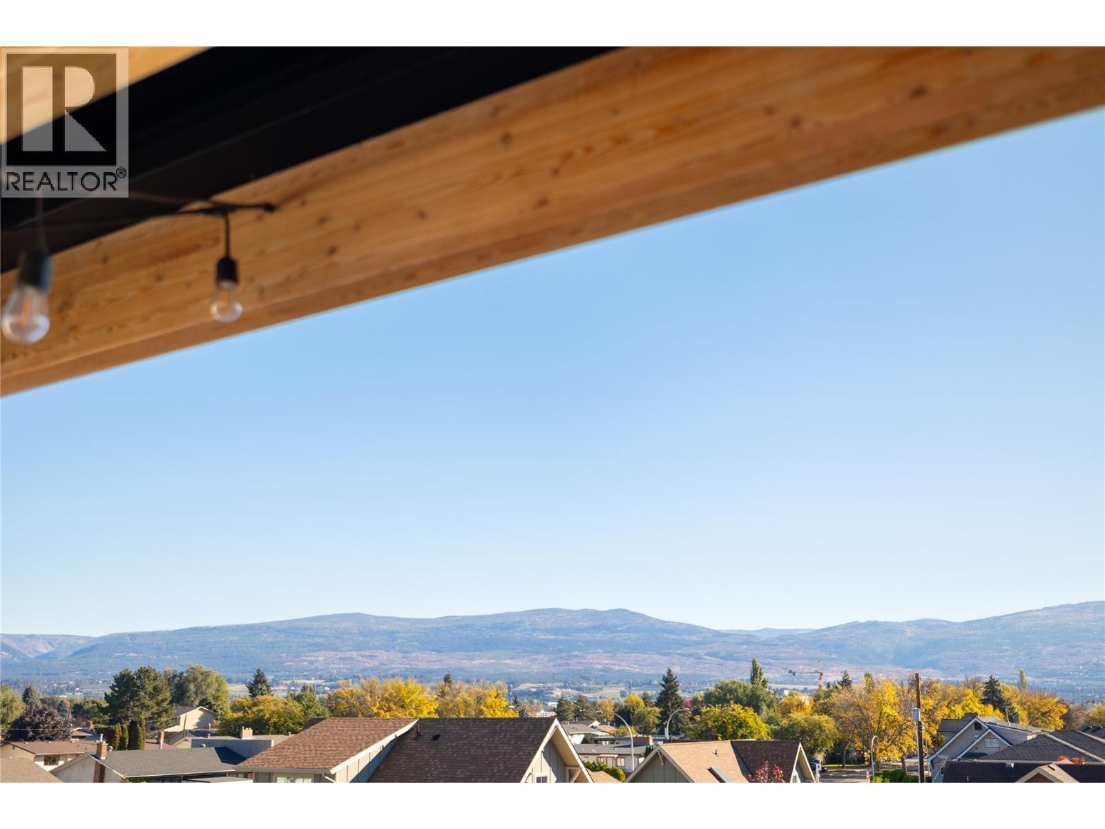 Picture for 884 Patterson  Avenue https://www.cirrealty.ca/reb/bc/3/10365953_29.jpg