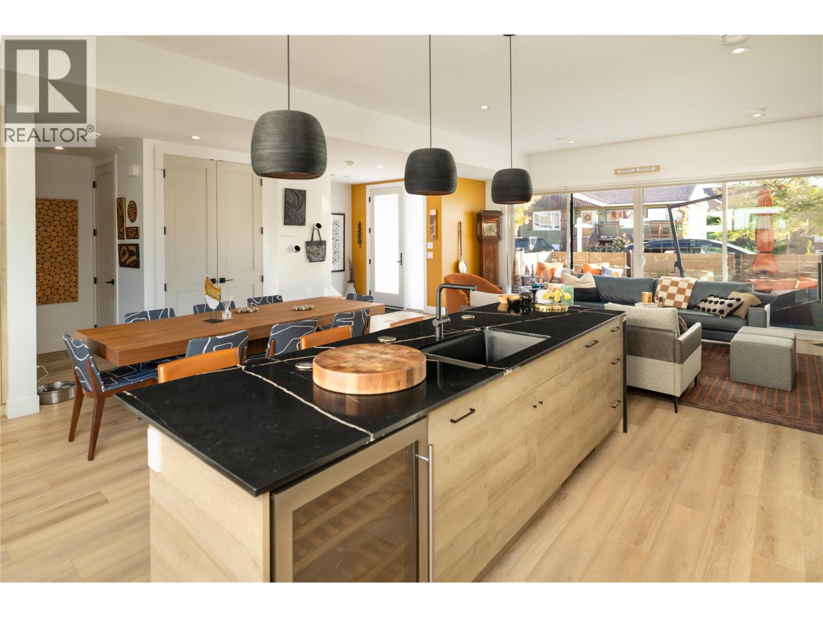 Picture for 884 Patterson  Avenue