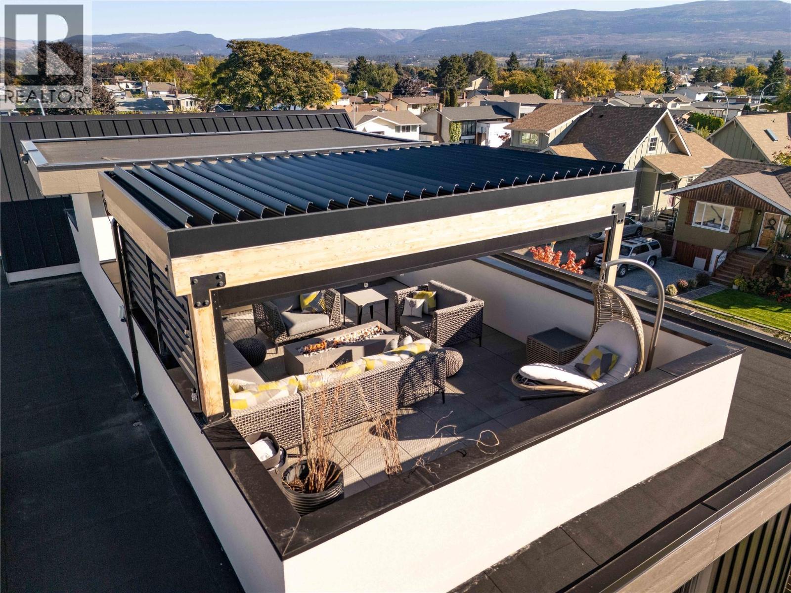 Picture for 884 Patterson  Avenue https://www.cirrealty.ca/reb/bc/3/10365953_30.jpg