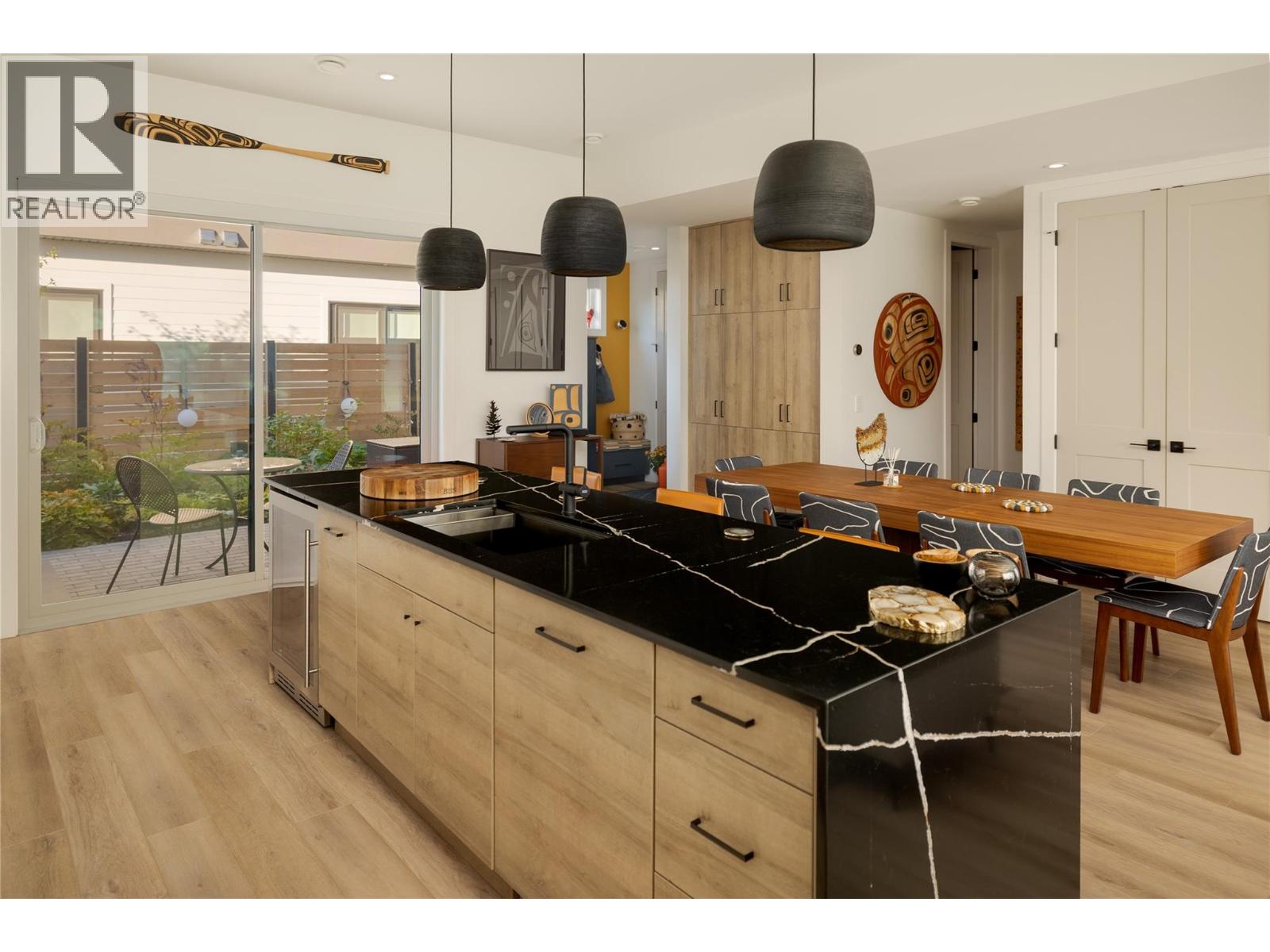 Picture for 884 Patterson  Avenue