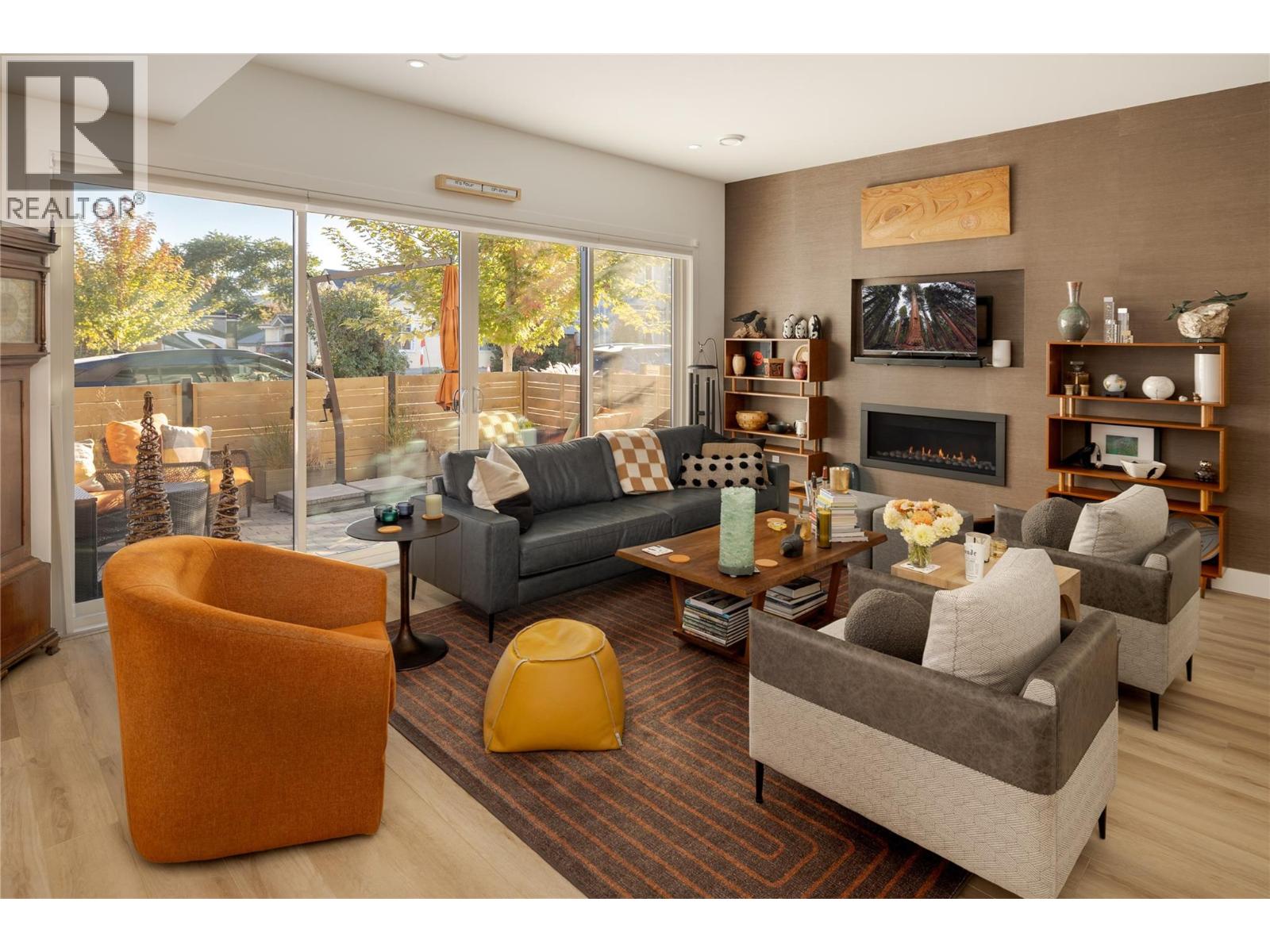 Picture for 884 Patterson  Avenue https://www.cirrealty.ca/reb/bc/3/10365953_8.jpg