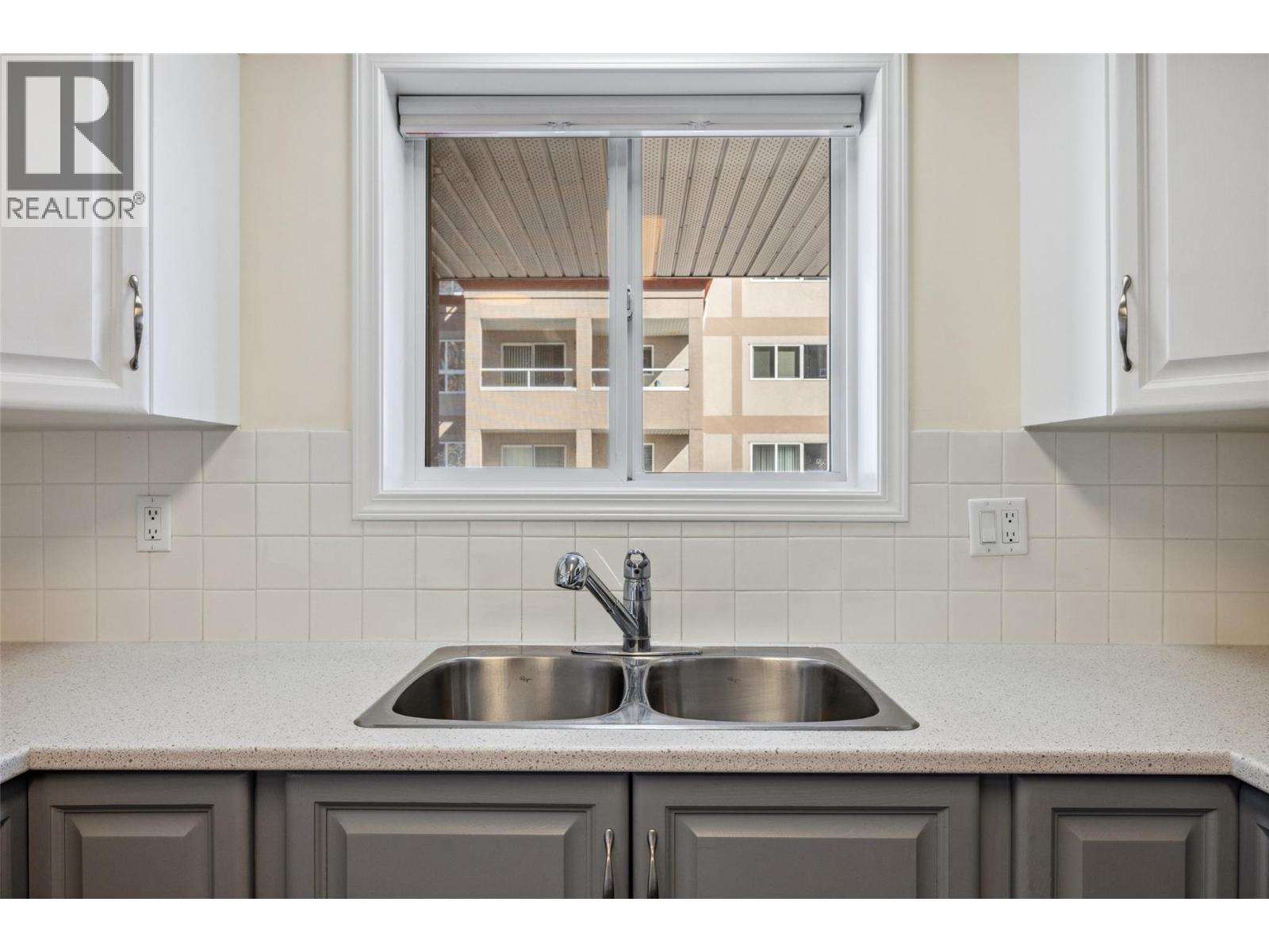 Picture for Unit #307, 1967 Underhill  Street https://www.cirrealty.ca/reb/bc/3/10366023_11.jpg