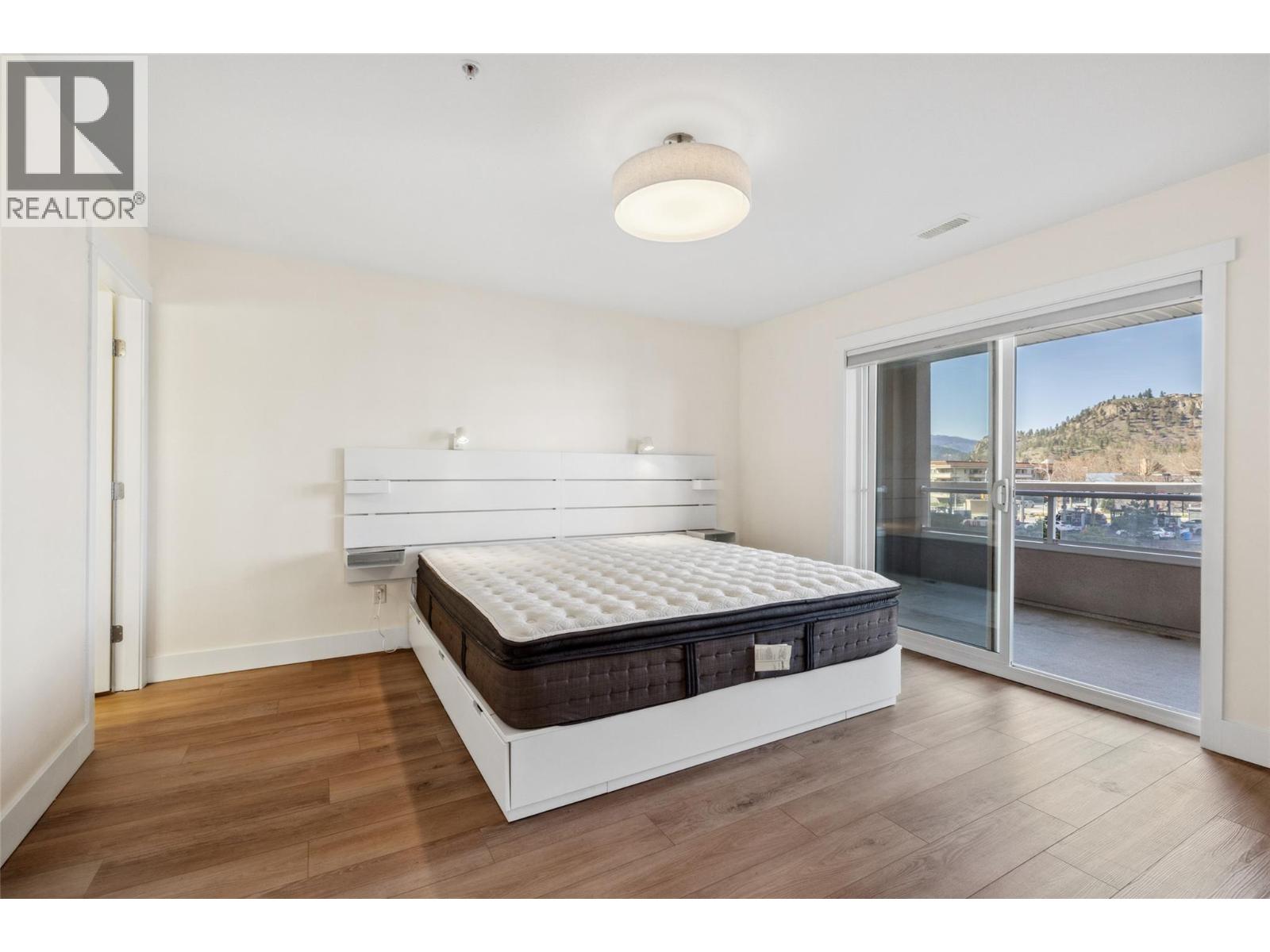 Picture for Unit #307, 1967 Underhill  Street https://www.cirrealty.ca/reb/bc/3/10366023_30.jpg