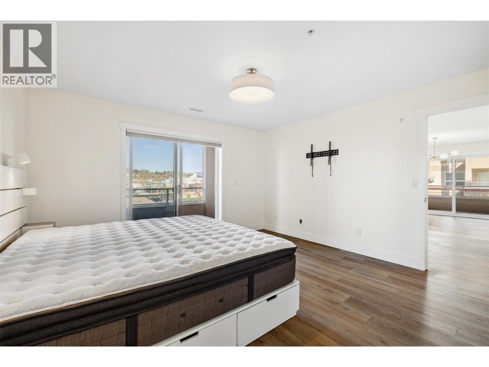 Picture for Unit #307, 1967 Underhill  Street https://www.cirrealty.ca/reb/bc/3/10366023_32.jpg