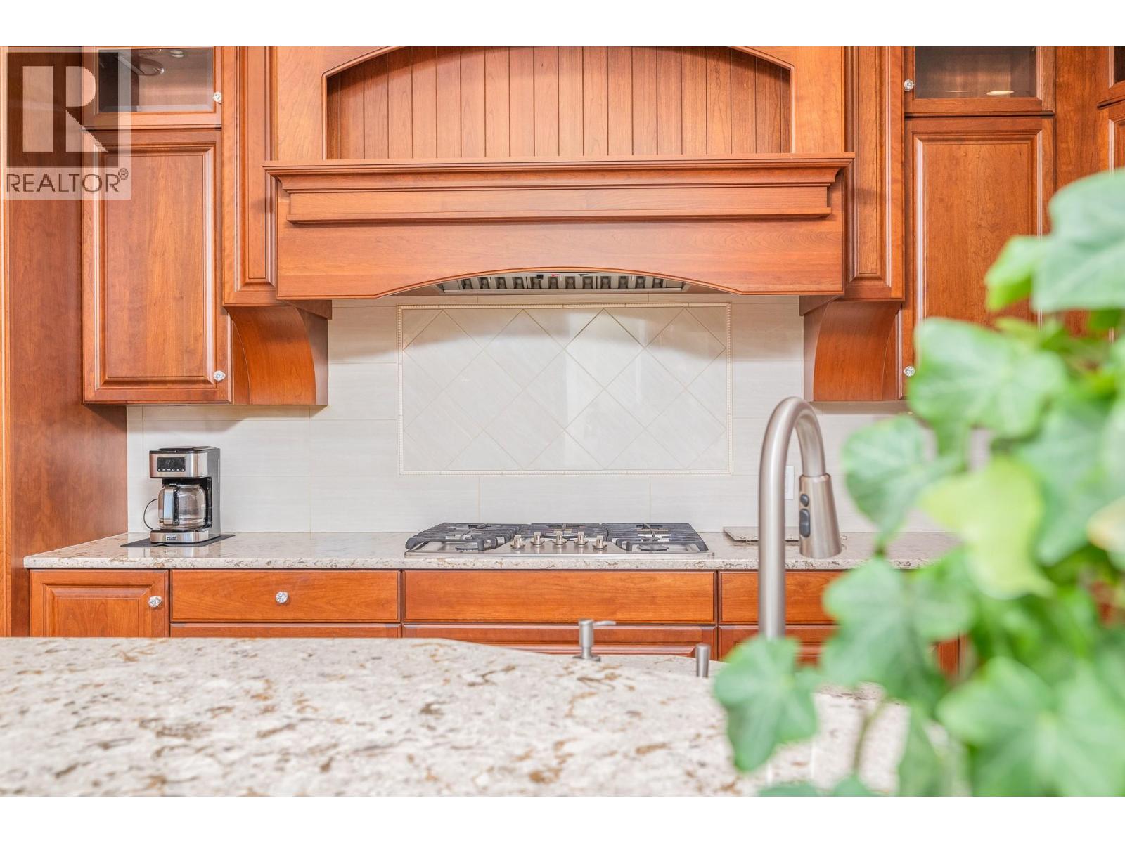 Picture for 1108 Lambert  Lane https://www.cirrealty.ca/reb/bc/3/10366093_11.jpg