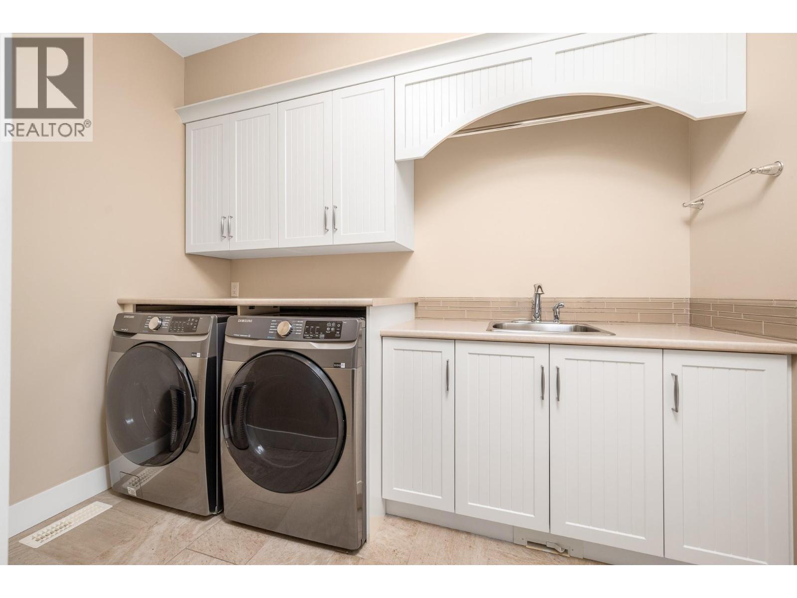 Picture for 1108 Lambert  Lane https://www.cirrealty.ca/reb/bc/3/10366093_27.jpg