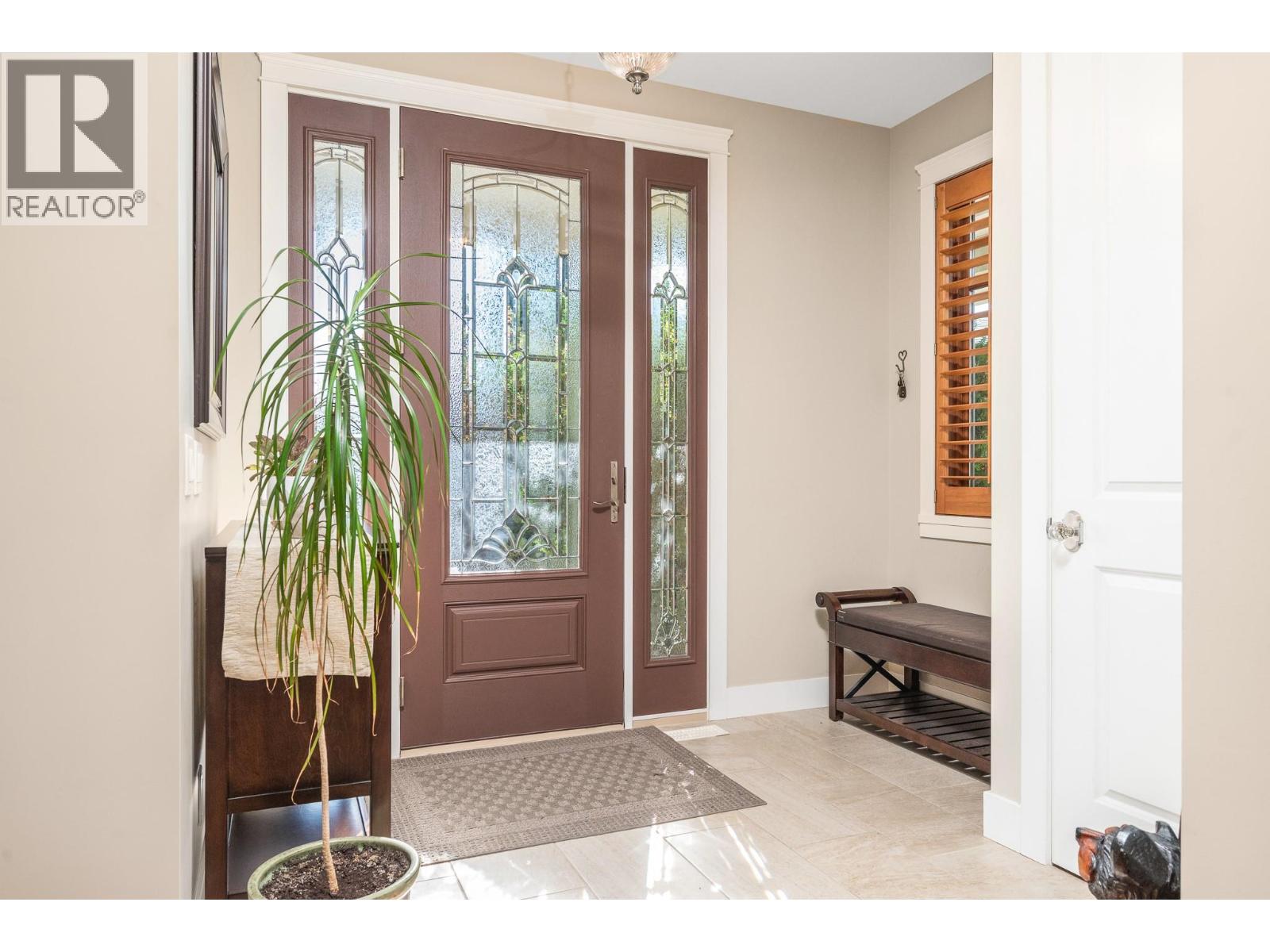 Picture for 1108 Lambert  Lane https://www.cirrealty.ca/reb/bc/3/10366093_30.jpg