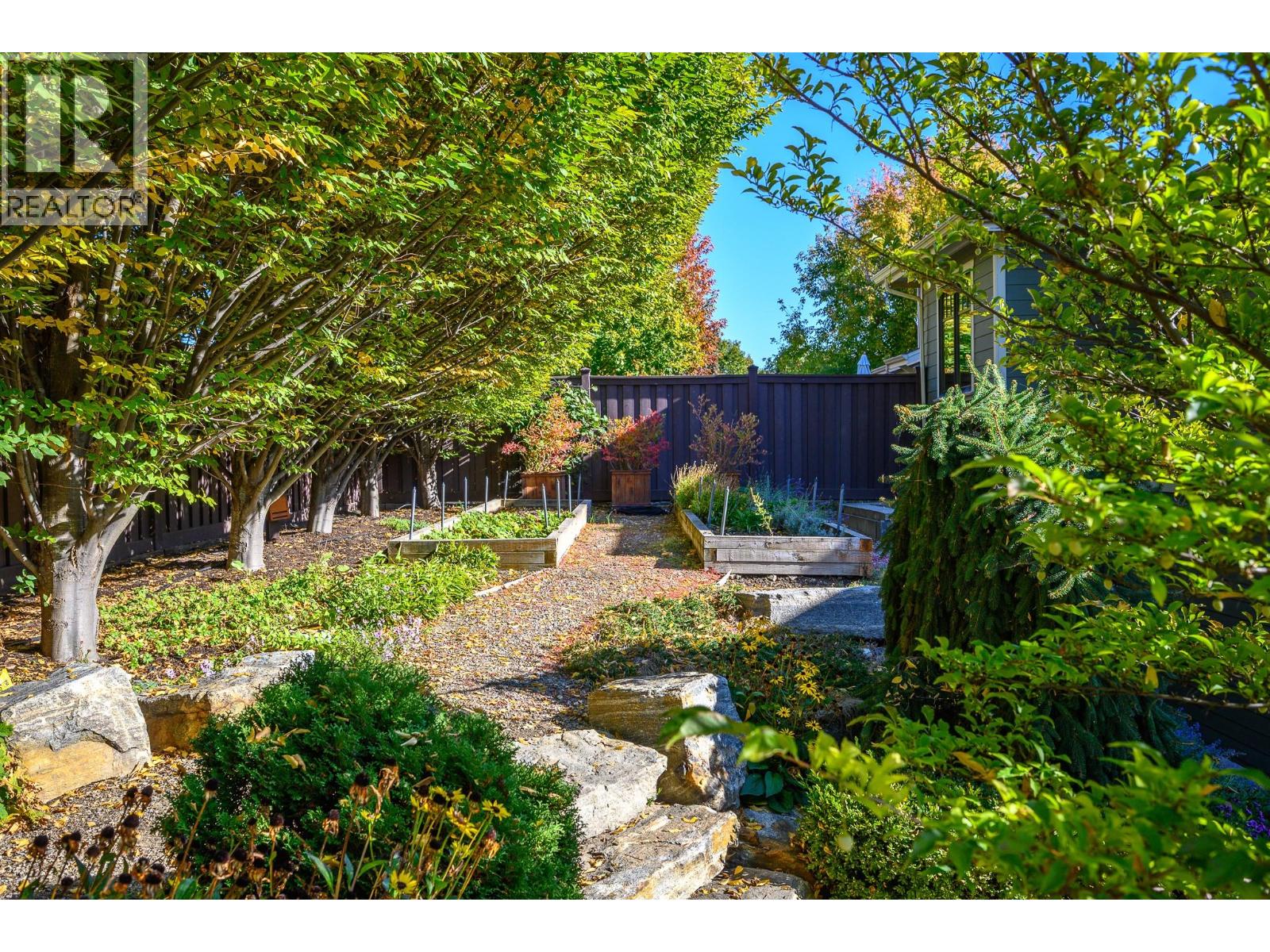 Picture for 1108 Lambert  Lane https://www.cirrealty.ca/reb/bc/3/10366093_38.jpg