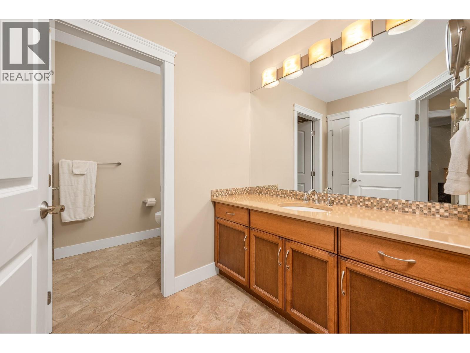 Picture for 1108 Lambert  Lane https://www.cirrealty.ca/reb/bc/3/10366093_48.jpg