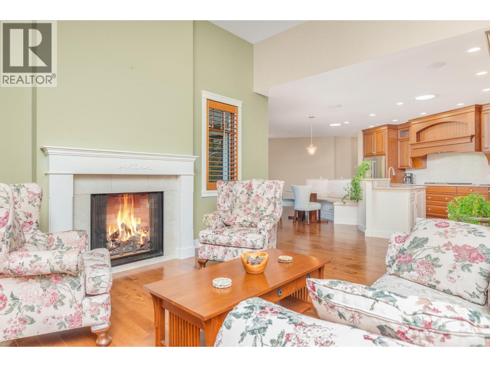 Picture for 1108 Lambert  Lane https://www.cirrealty.ca/reb/bc/3/10366093_7.jpg