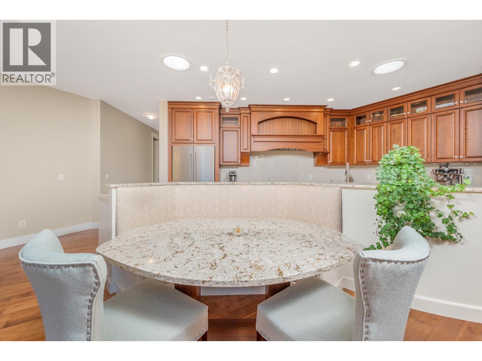 Picture for 1108 Lambert  Lane https://www.cirrealty.ca/reb/bc/3/10366093_9.jpg