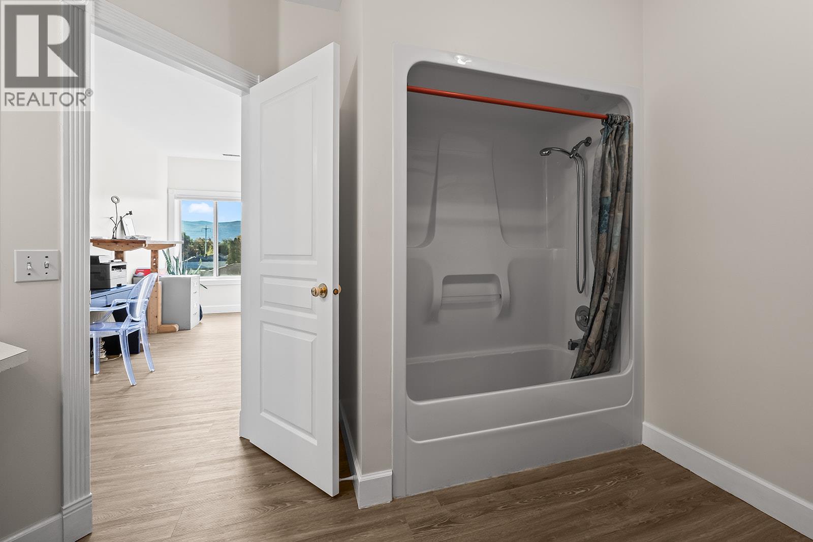 Picture for Unit #203, 1940 Richter  Street https://www.cirrealty.ca/reb/bc/3/10366103_20.jpg