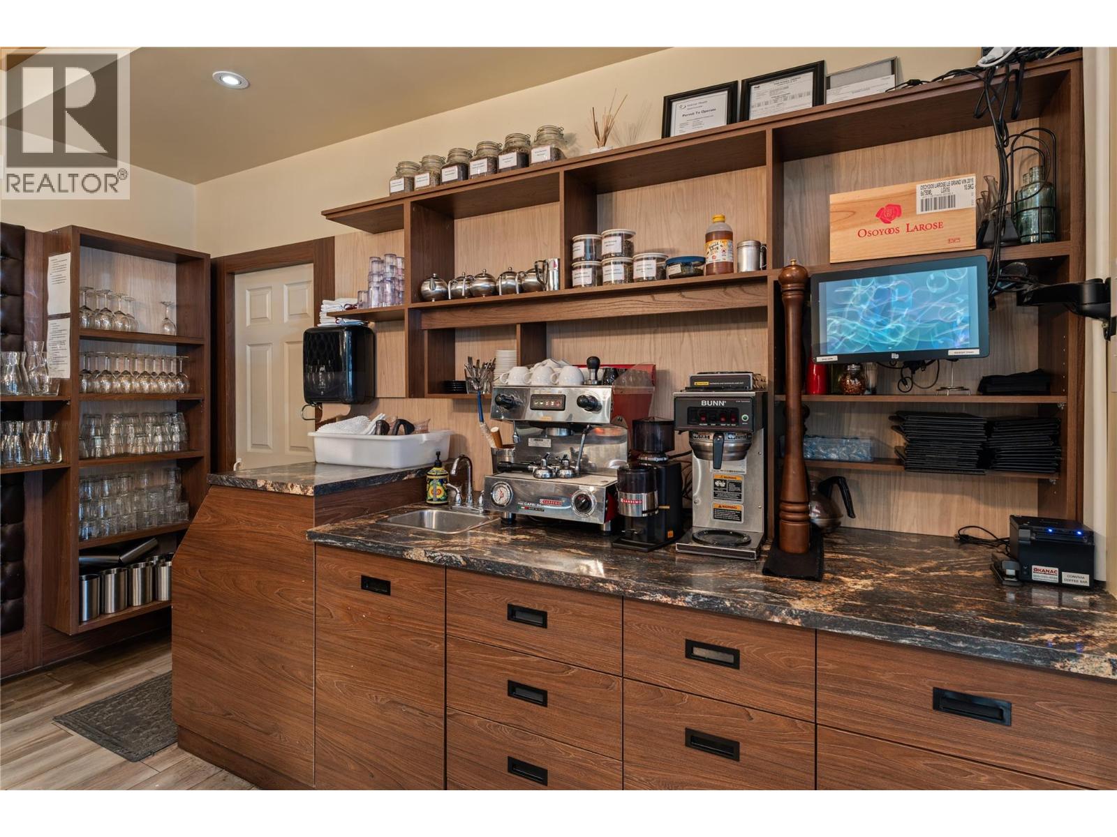 Picture for 8312 74  Avenue https://www.cirrealty.ca/reb/bc/3/10366113_21.jpg