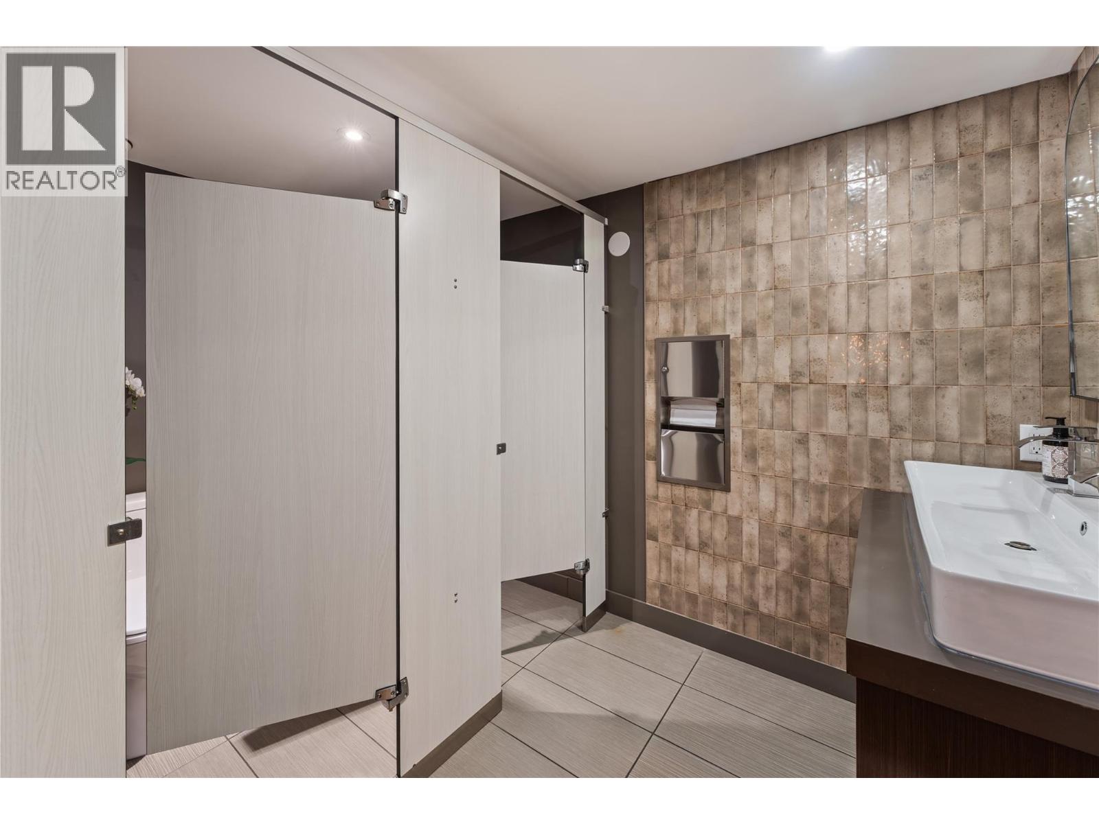 Picture for 8312 74  Avenue https://www.cirrealty.ca/reb/bc/3/10366113_25.jpg