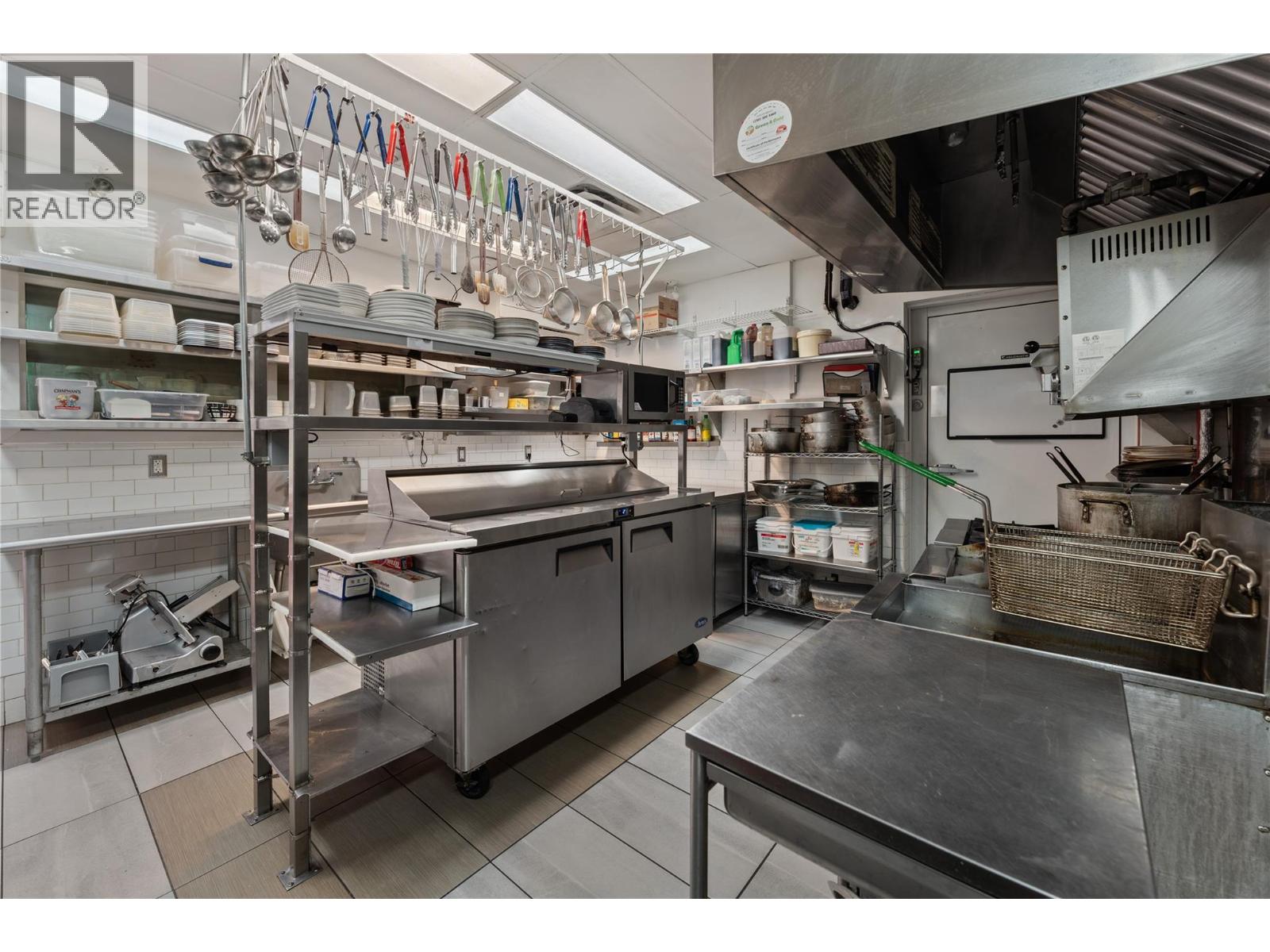 Picture for 8312 74  Avenue https://www.cirrealty.ca/reb/bc/3/10366113_29.jpg