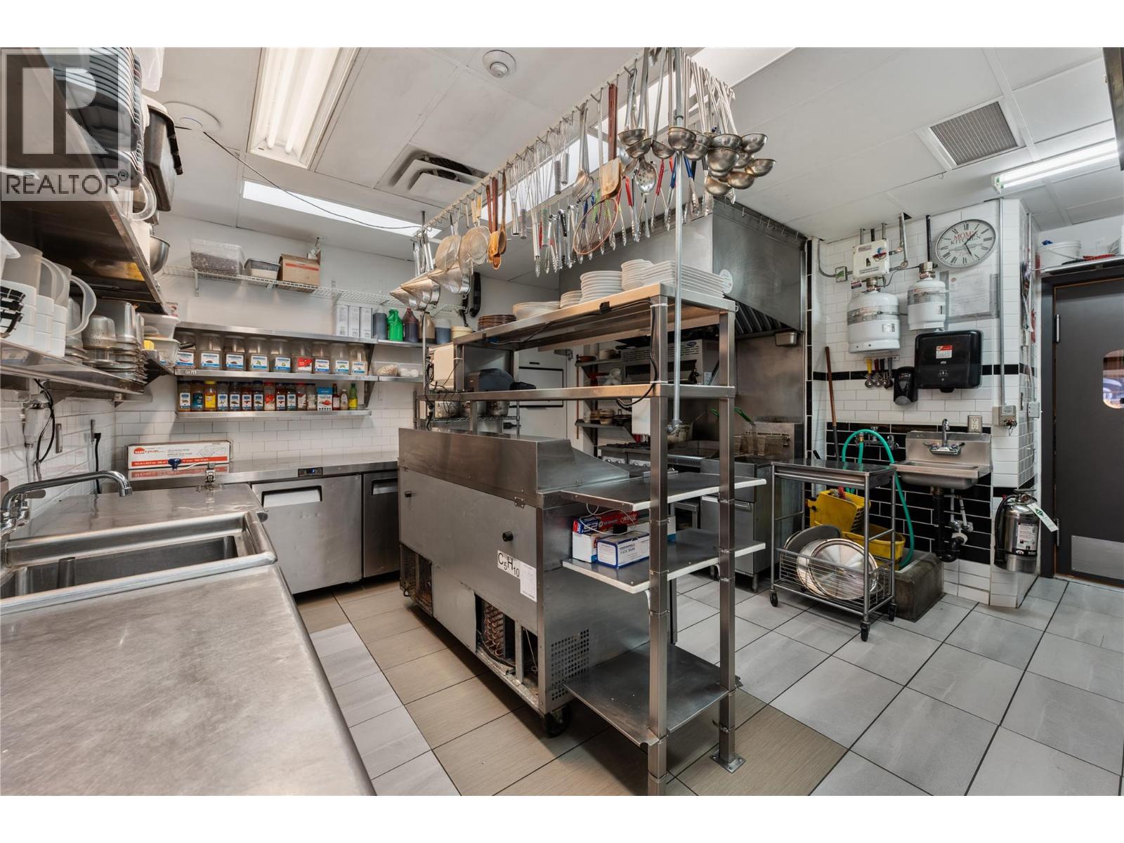 Picture for 8312 74  Avenue https://www.cirrealty.ca/reb/bc/3/10366113_30.jpg